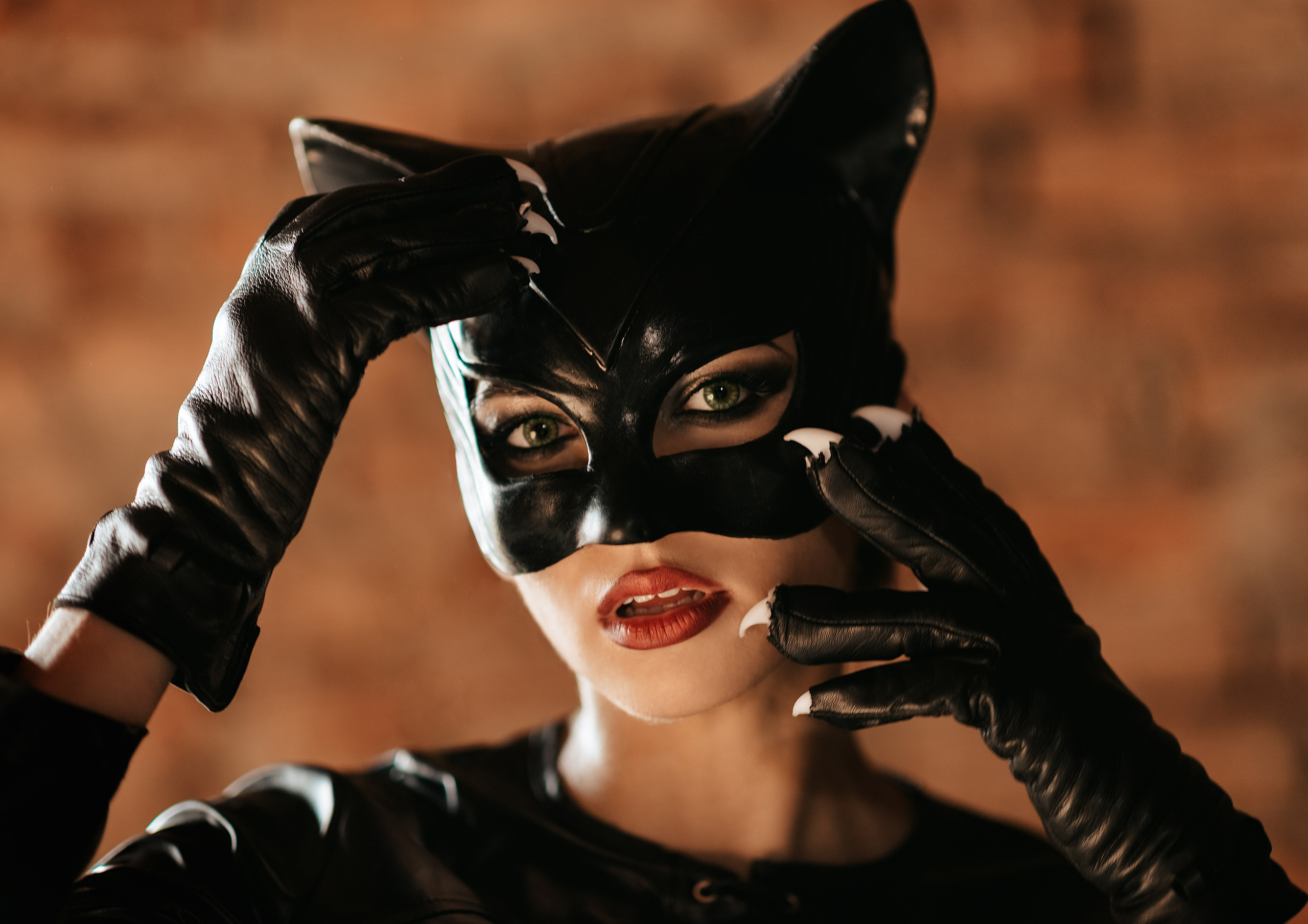 Женщина-кошка