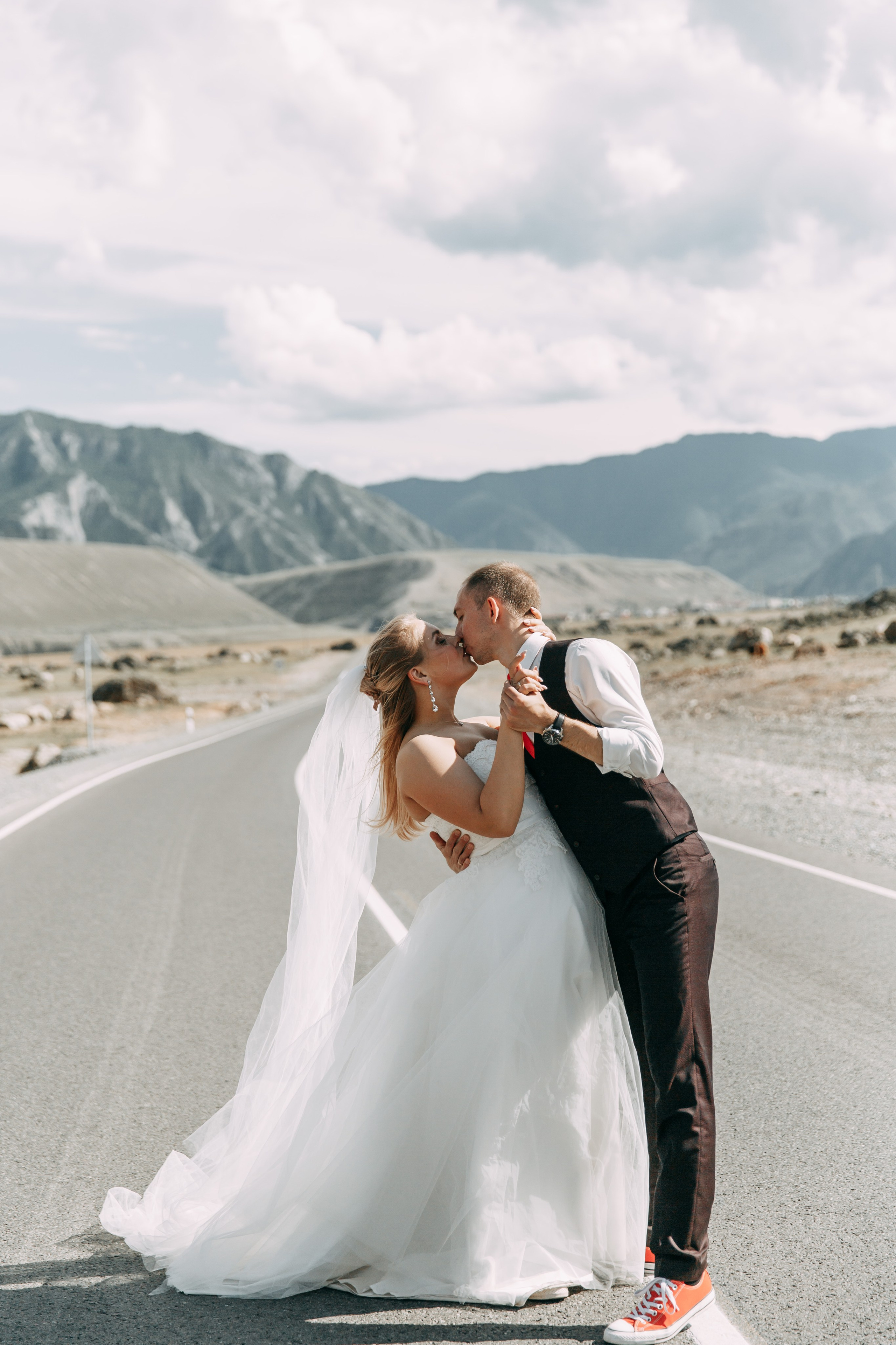 «Мы только что расписались и едем в свадебное путешествие. Будем в Ине». Фотограф Любовь Щербинина