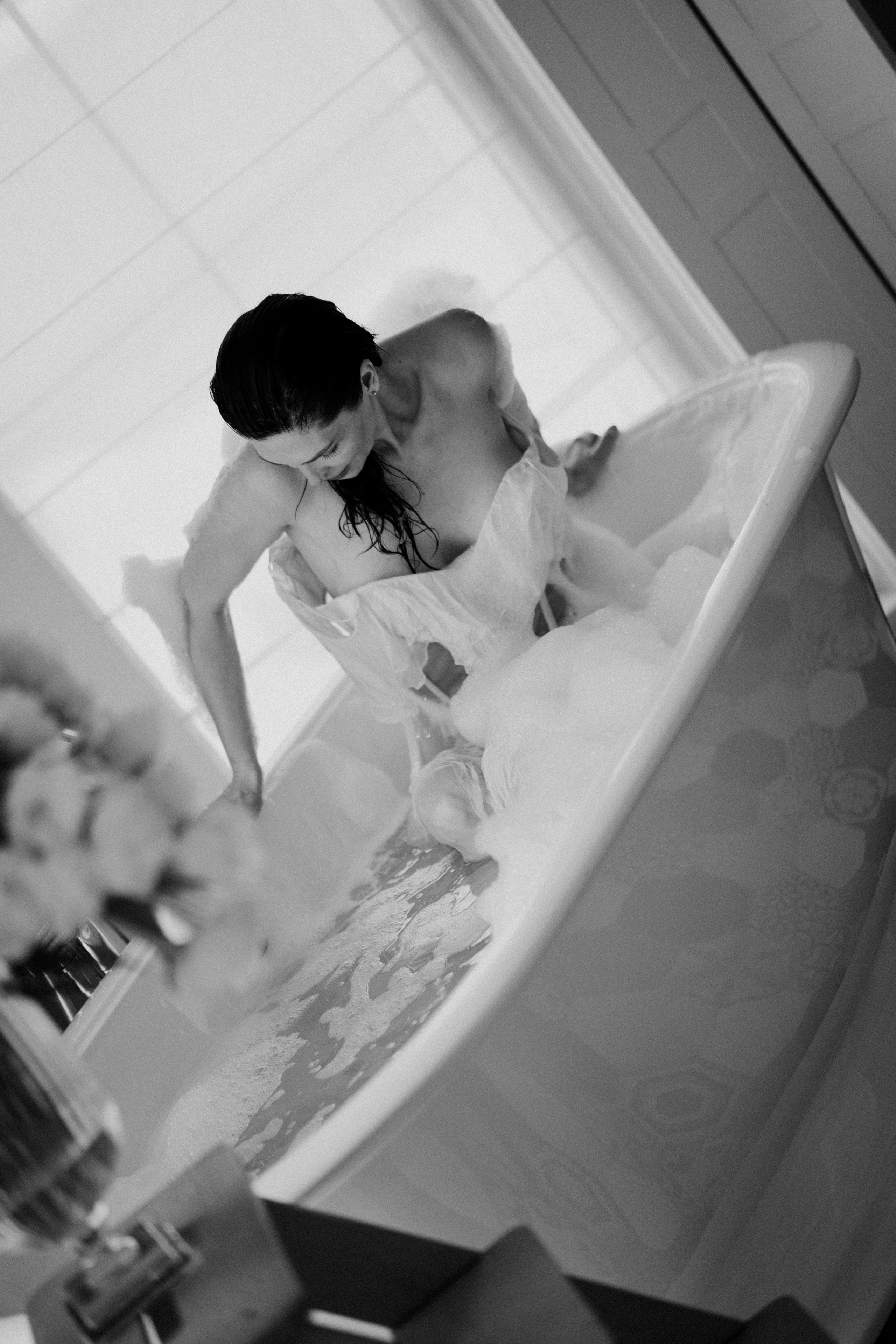 I am Diana, a portrait photographer. I take pictures around the world