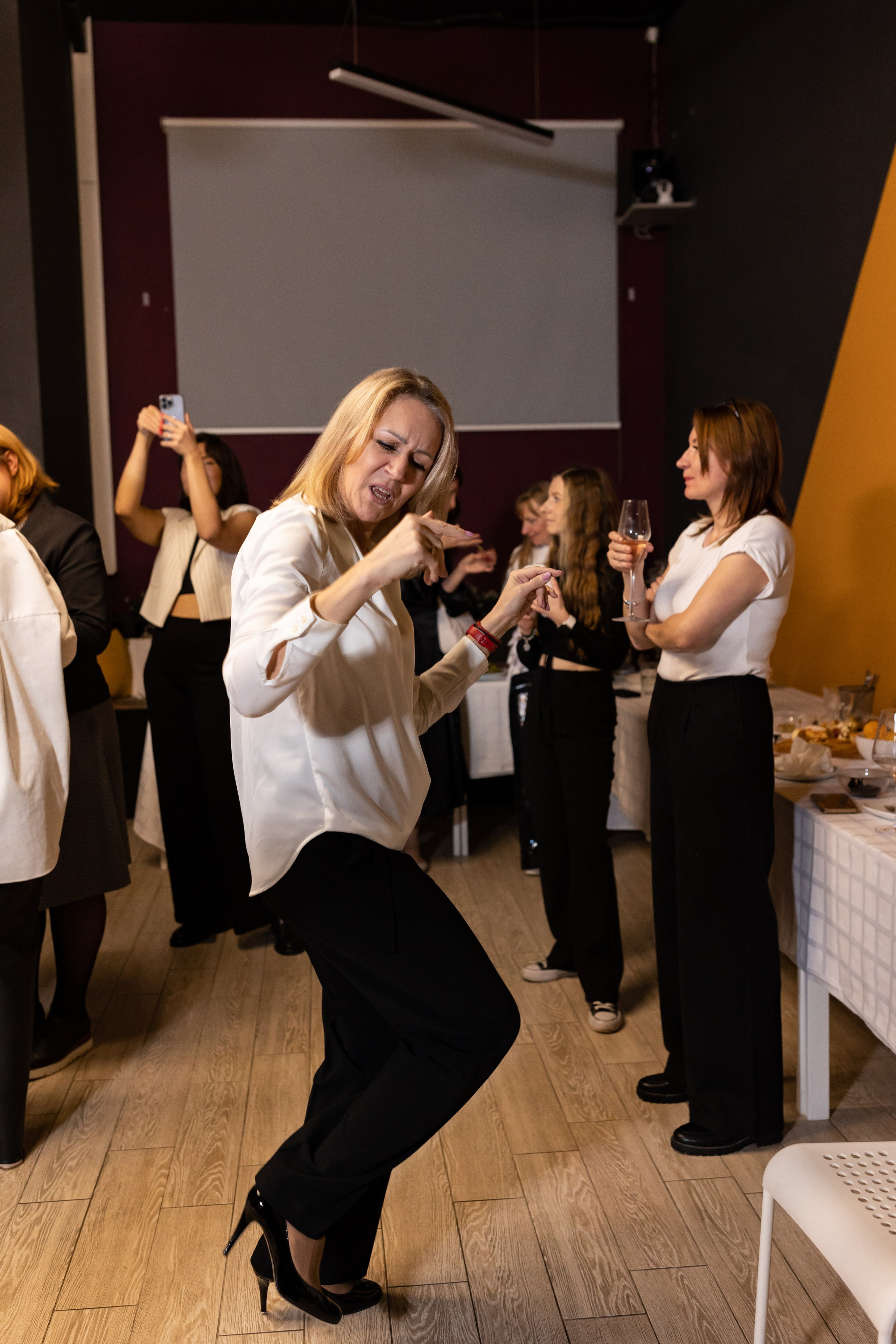 День рождения бизнес клуба «WowWoman». Сказочный фотограф для Вас и Вашей семьи