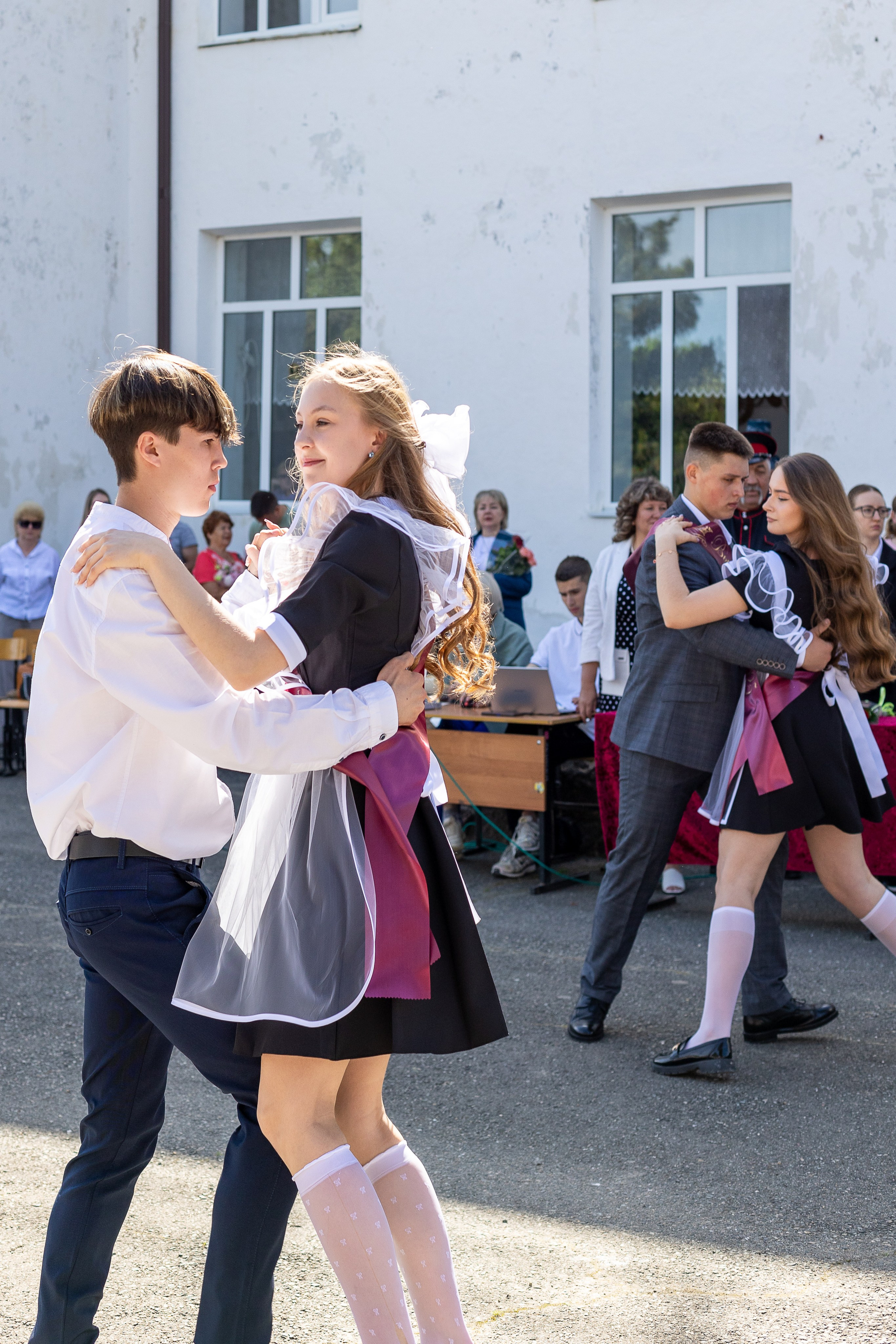 Последний звонок. Выпускные альбомы Майкоп, Краснодар Елена Золотарева