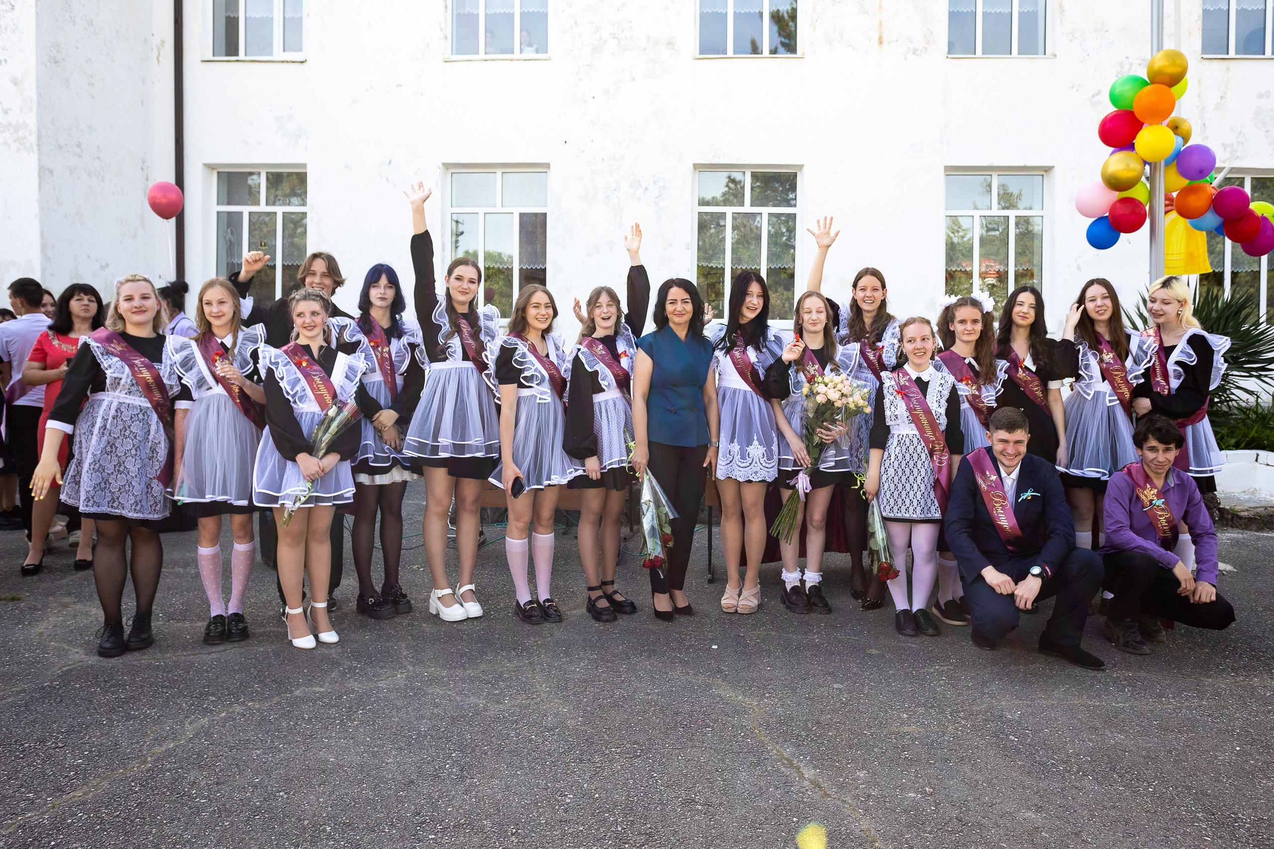 Последний звонок. Выпускные альбомы Майкоп, Краснодар Елена Золотарева