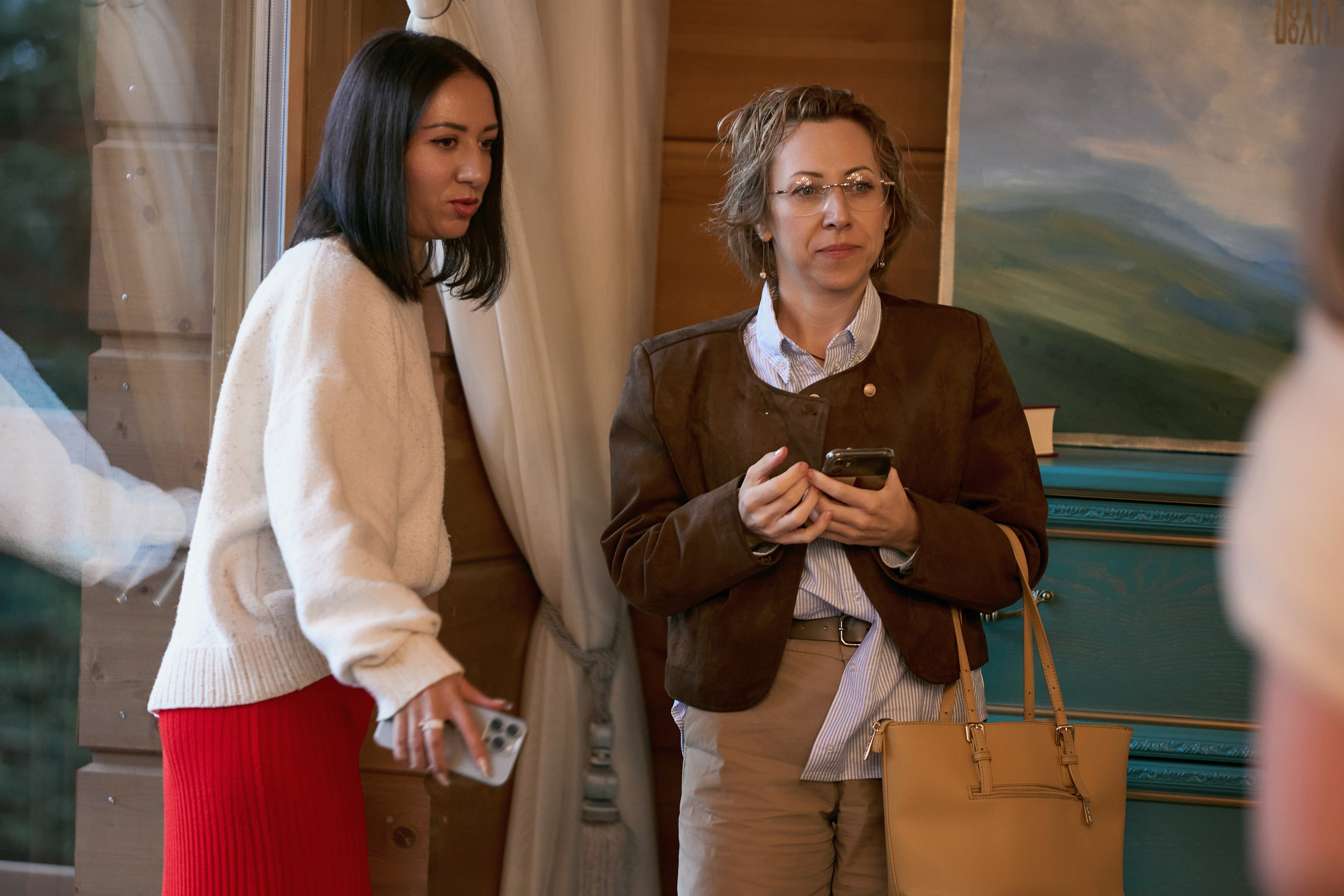 Встреча художников в небольшом загородном доме на Красной поляне. RetroChic Фото