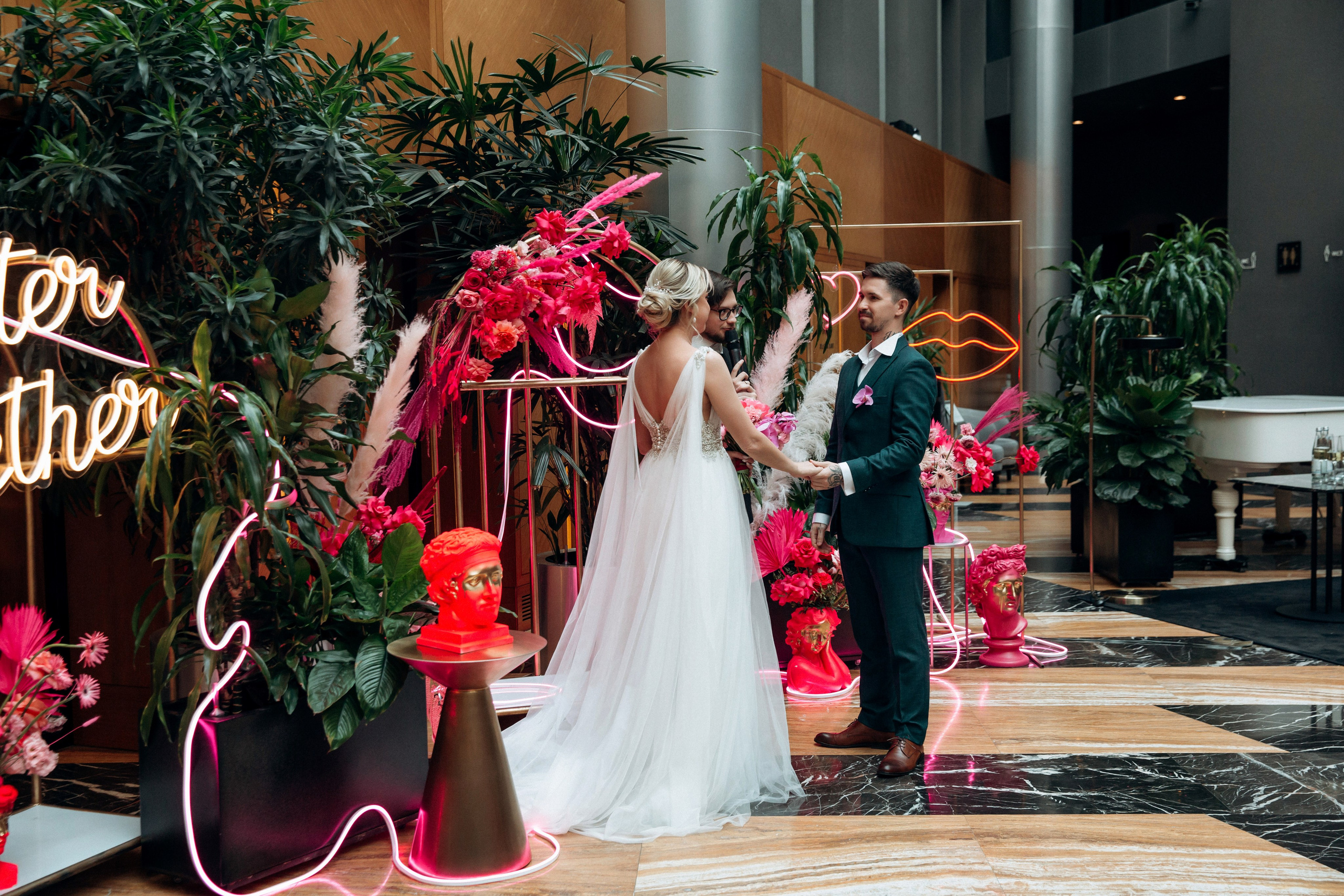 Неоновая свадьба. Свадебный фотограф в Санкт-Петербурге Вика Стукачева