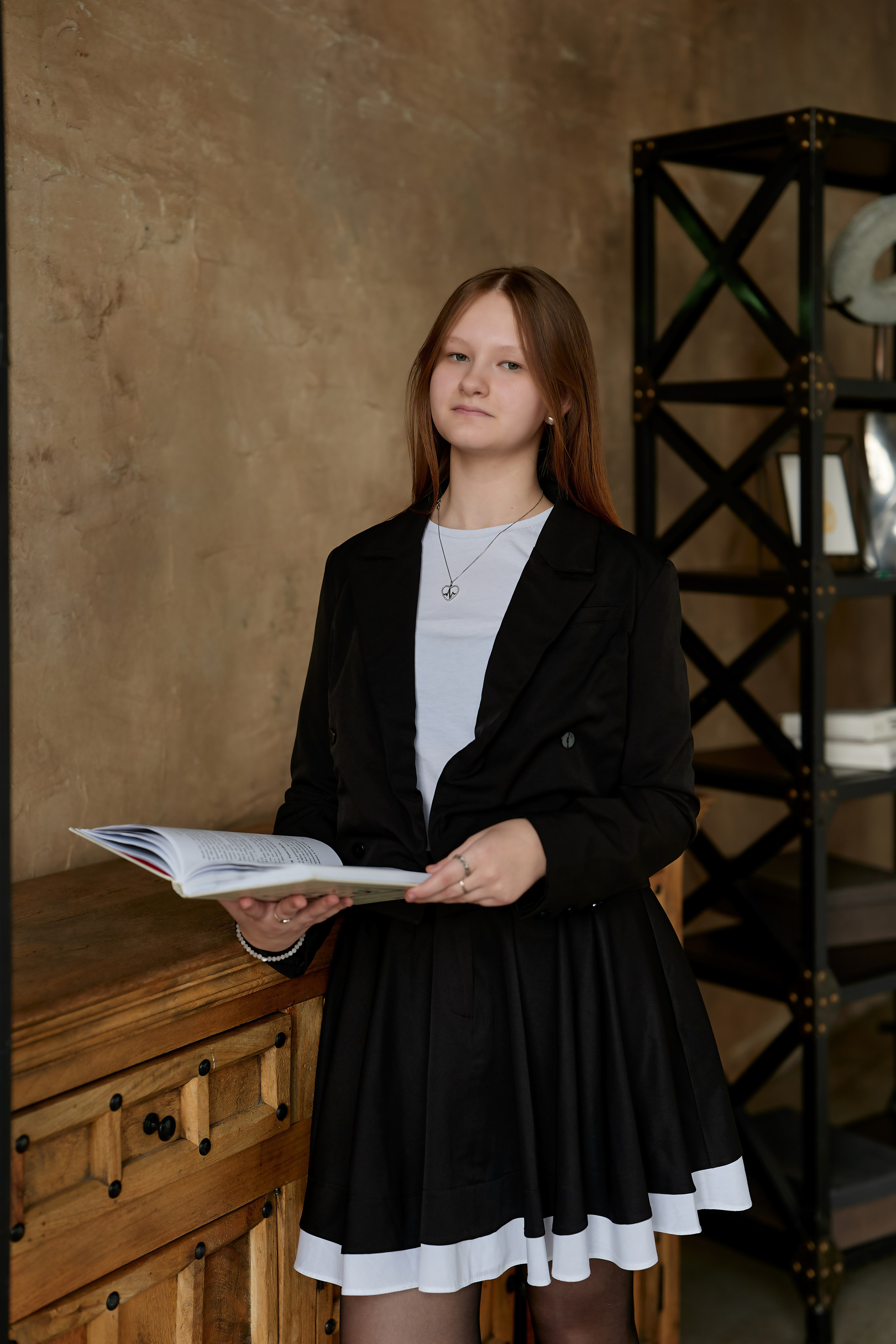 Пример фото выпускников в студии. Детский и семейный фотограф г. Москва Оксана Катаджи