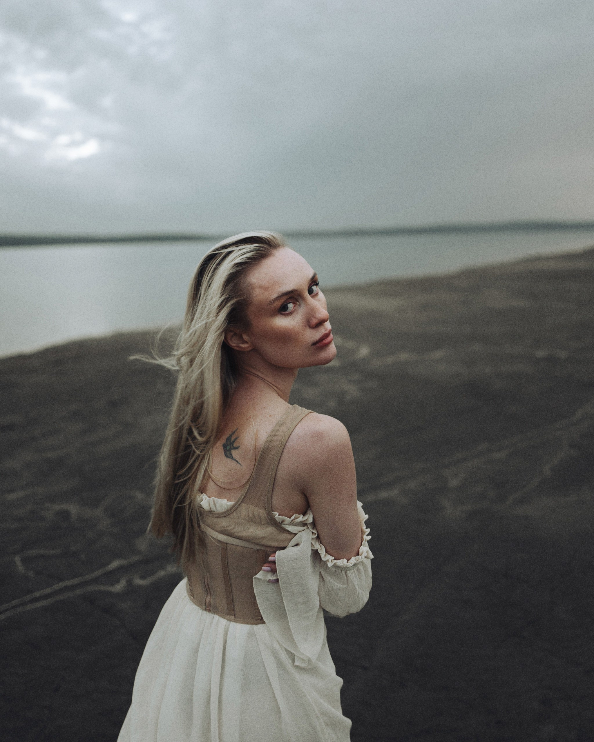 Даша «Сухой берег». Никита Линейцев — индивидуальный портретный фотограф в Москве и Иркутске