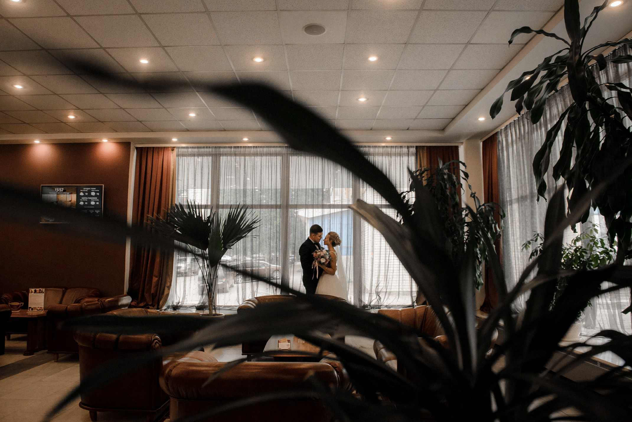 Пруд, шатер и аккордеон. Свадебный и портретный фотограф Пётр Ладанов