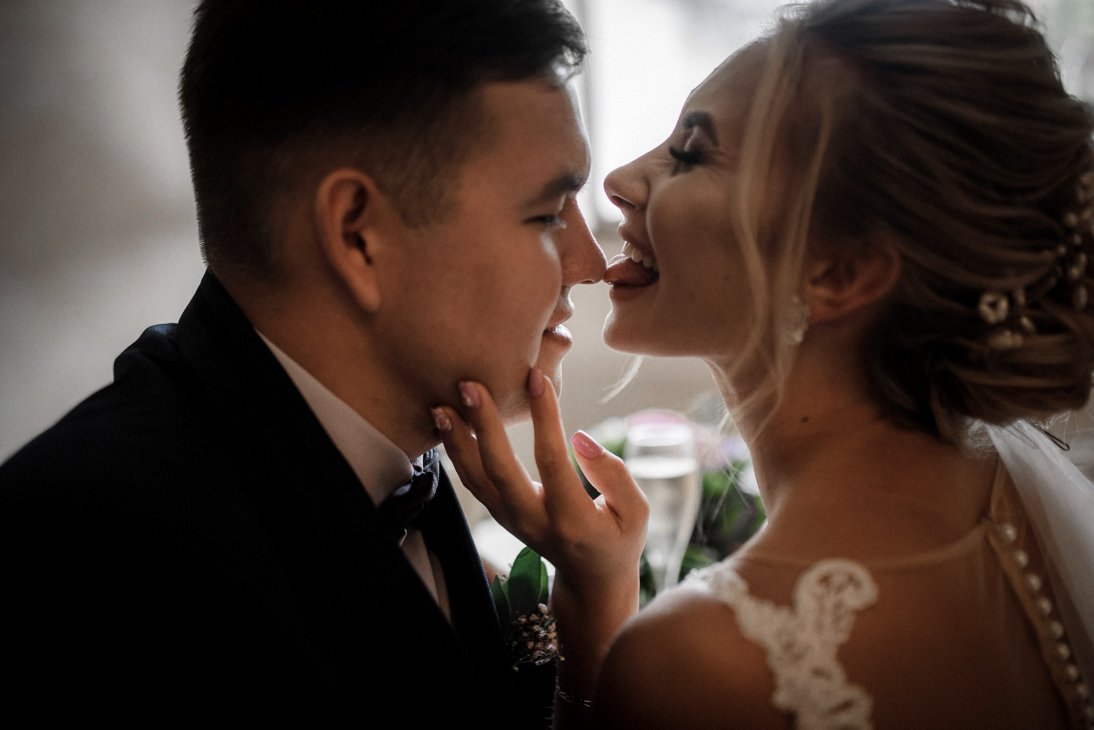 Пруд, шатер и аккордеон. Свадебный и портретный фотограф Пётр Ладанов