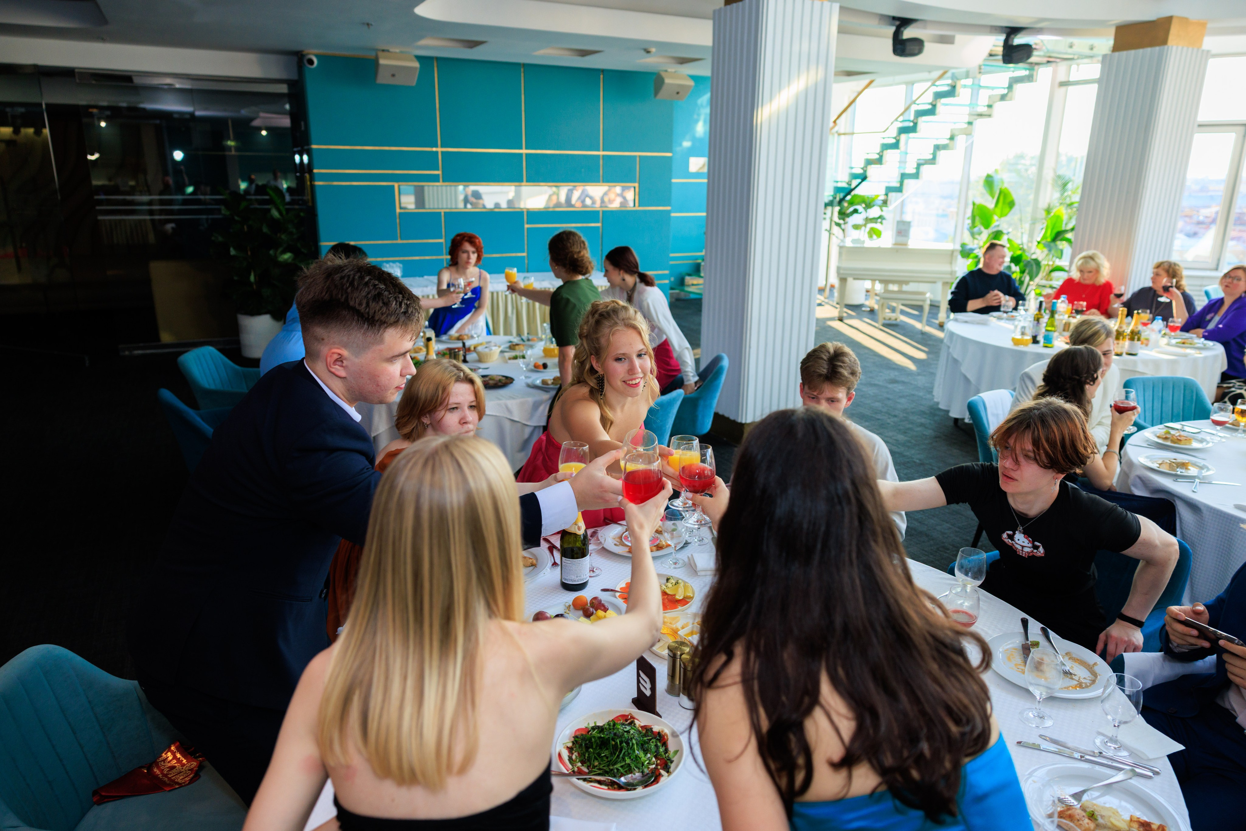 Выпускной лицея 244. Фотограф Александр Заломаев