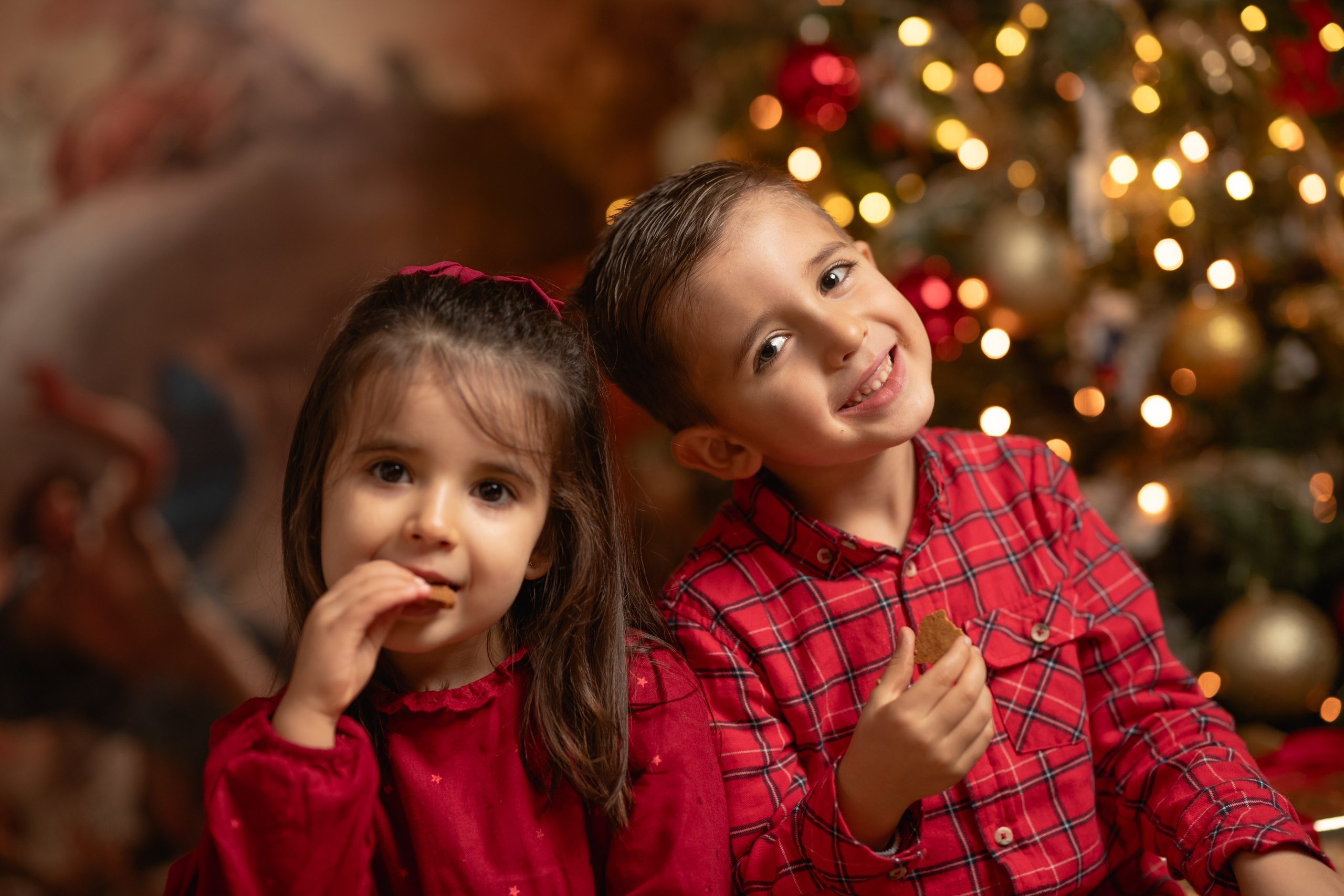 CATIA AND HER FAMILY. Anastasiia Antoniuk portrait, family and couple photographer, Portugal