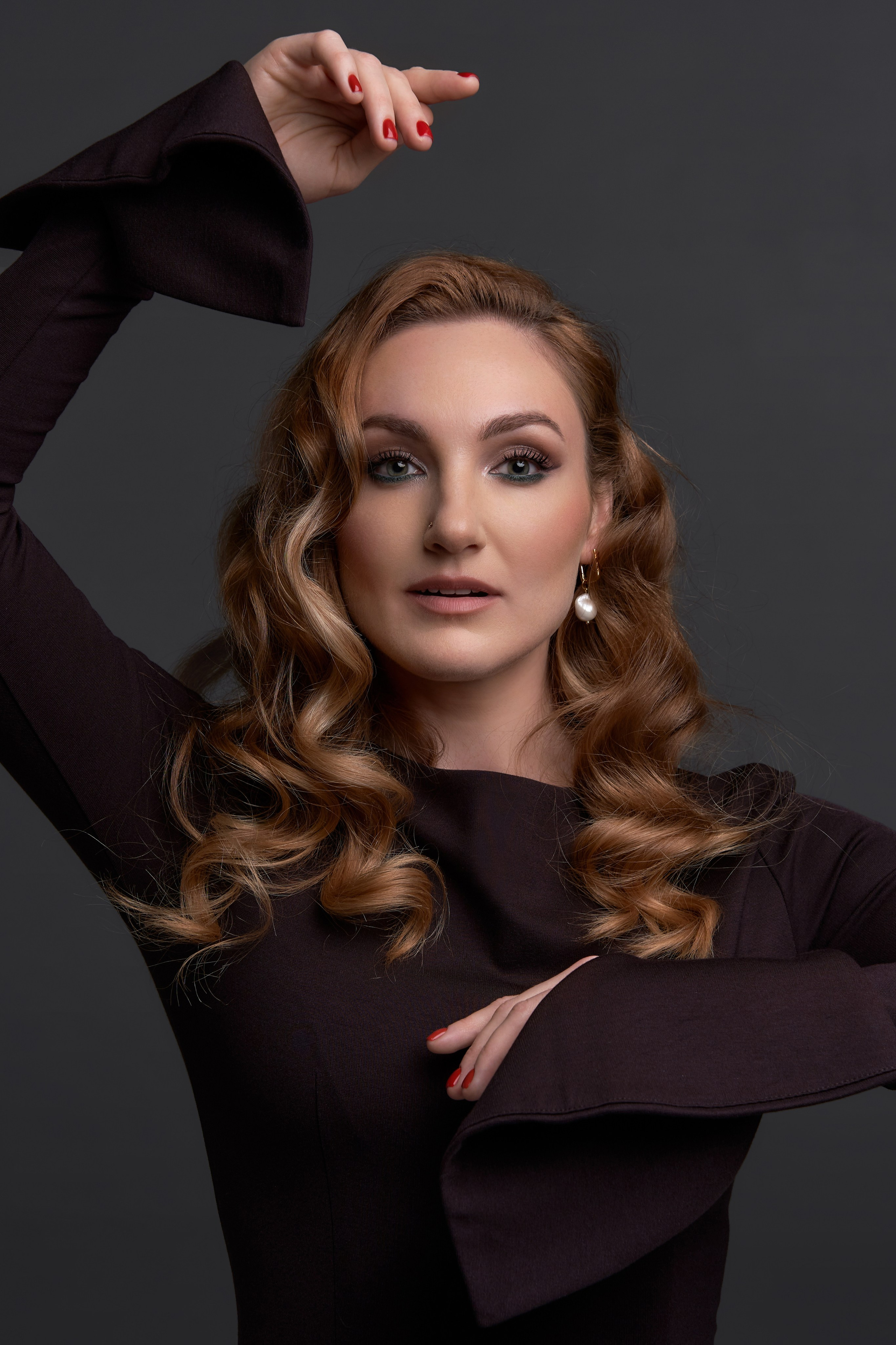 Портретная съёмка на циклораме. Скрипка. Мартазова Екатерина фотограф. Екатеринбург