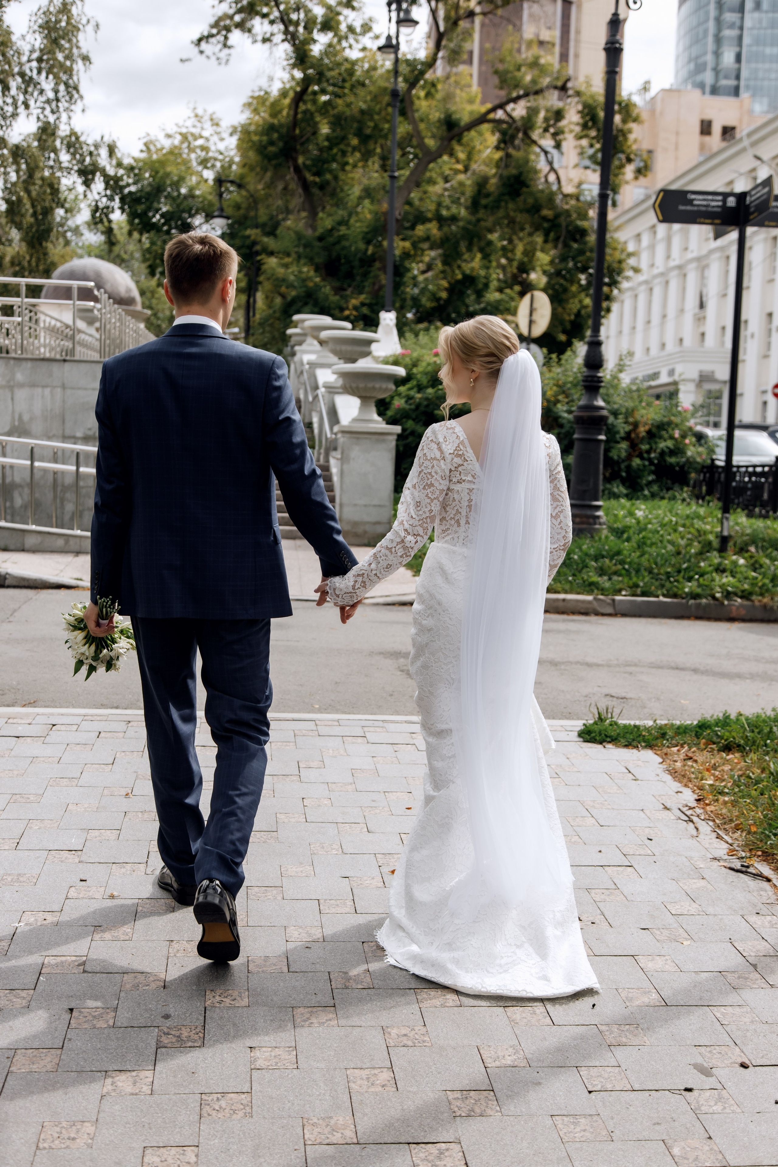 Оперный театр парк. Свадебный и семейный фотограф Екатеринбург Настя Саедгалина