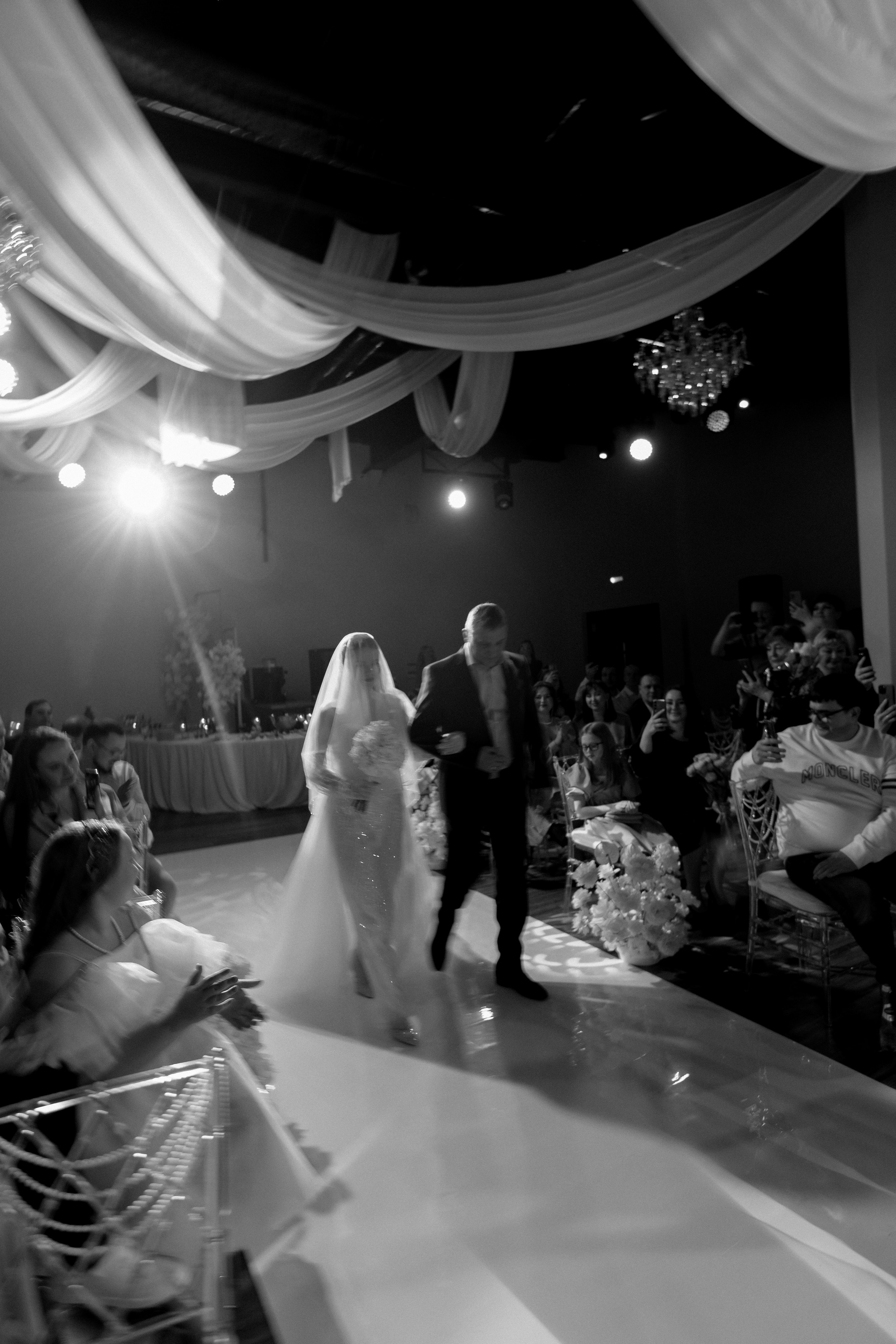 СВАДЕБНАЯ СЬЕМКА СБОРОВ В ОТЕЛЕ И ВЫЕЗД НА ЦЕРЕМОНИЮ (СНЯТО В СИБИРЕ В НИЖНЕВАРТОВСКЕ). Профессиональный фотограф, Санкт-Петербург — Виктория Богомолова