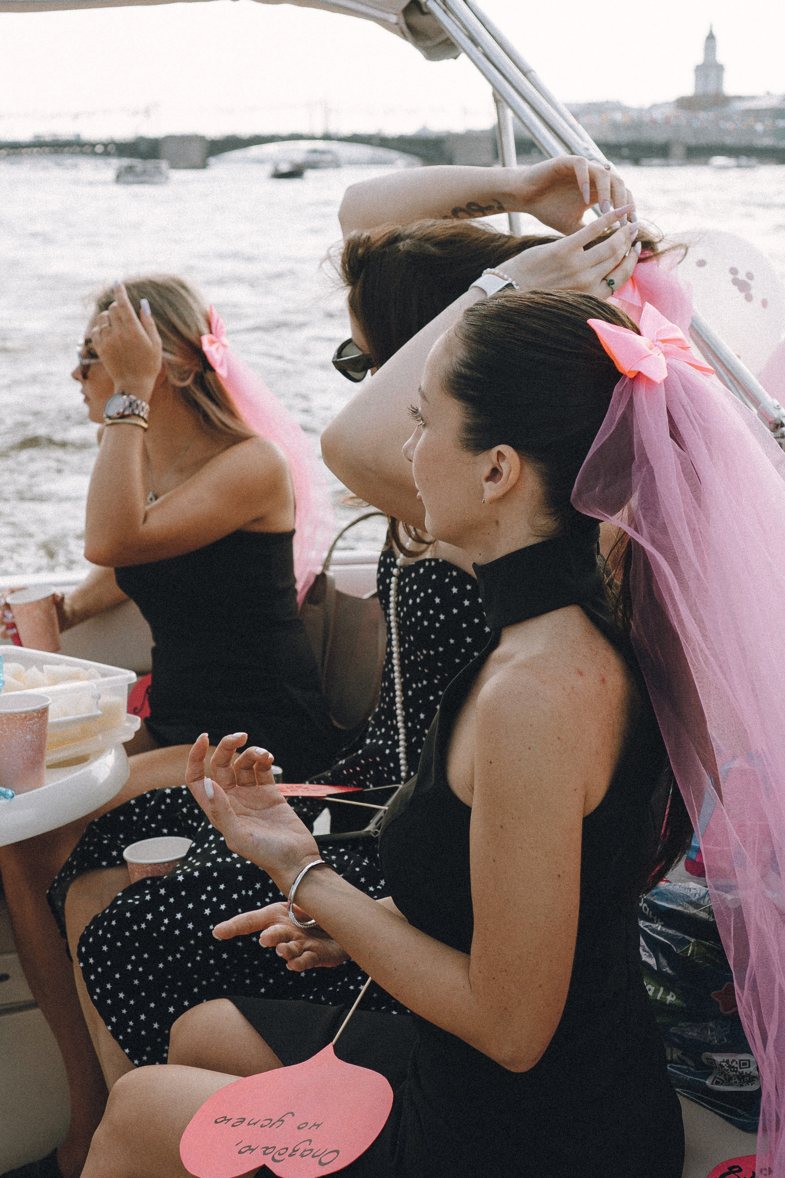 ДЕВИЧНИК НА КАТЕРЕ. Профессиональный фотограф, Санкт-Петербург — Виктория Богомолова