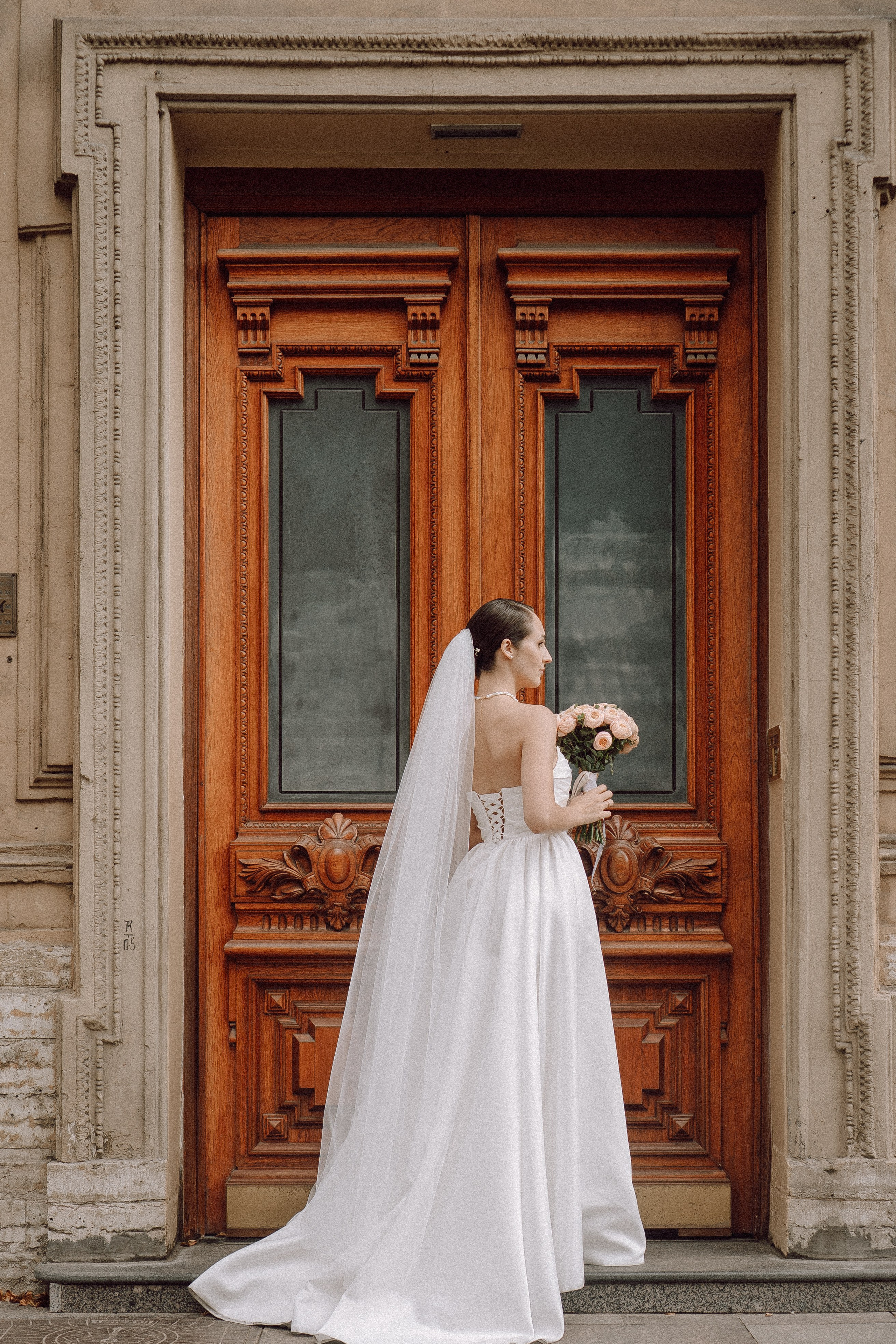 СВАДЕБНАЯ ПРОГУЛКА В САНТК-ПЕТЕРБУРГЕ (ИСАКИЕВСКИЙ СОБОР, ЗИМНЯЯ КАНАВКА, ЭРМИТАЖ И БОЛЬШАЯ МОРСКАЯ УЛИЦА). Профессиональный фотограф, Санкт-Петербург — Виктория Богомолова