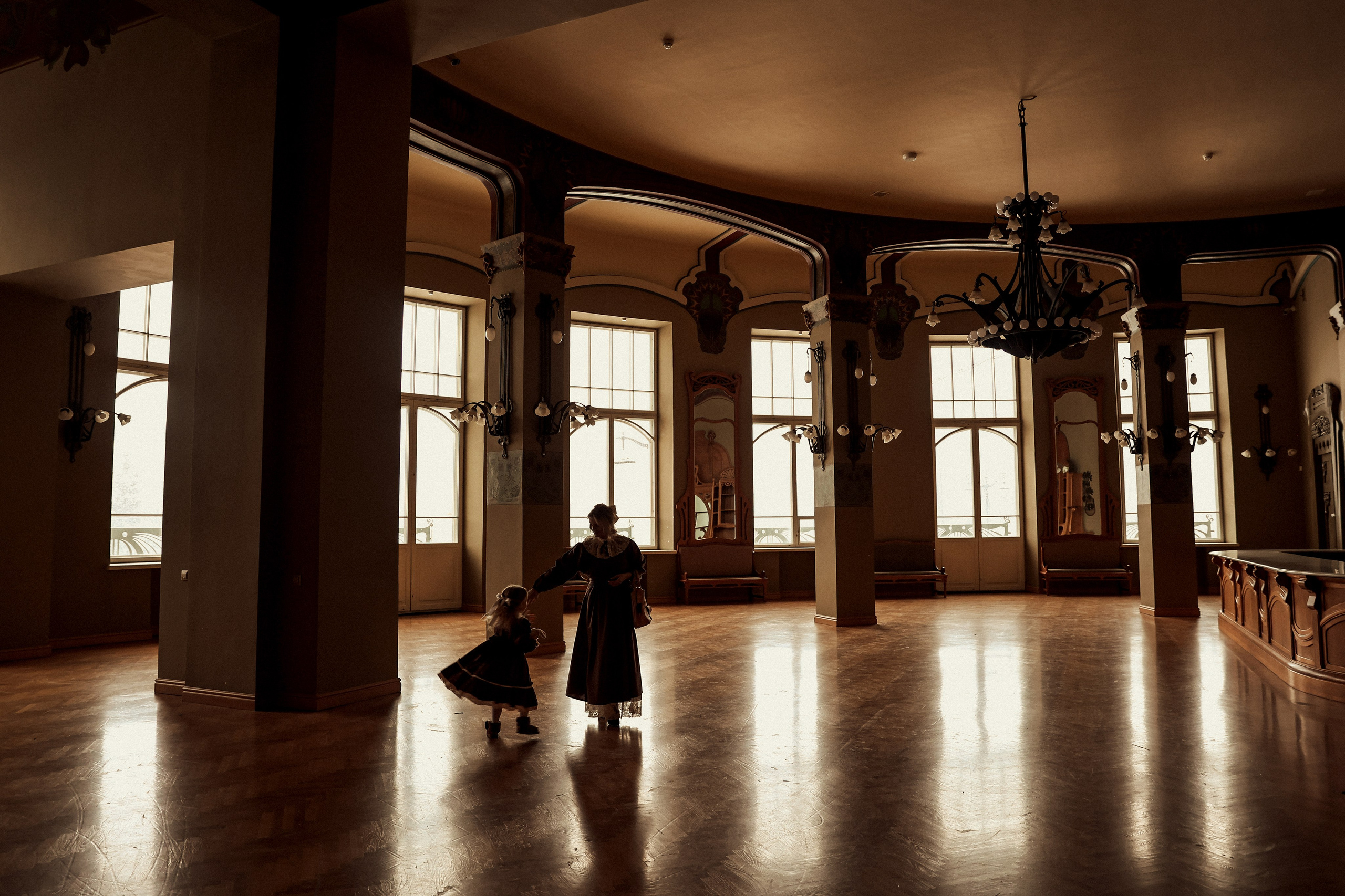 Ретро съемка на Витебском вокзале. Фотограф — Татьяна Кириллова, г. Санкт-Петербург