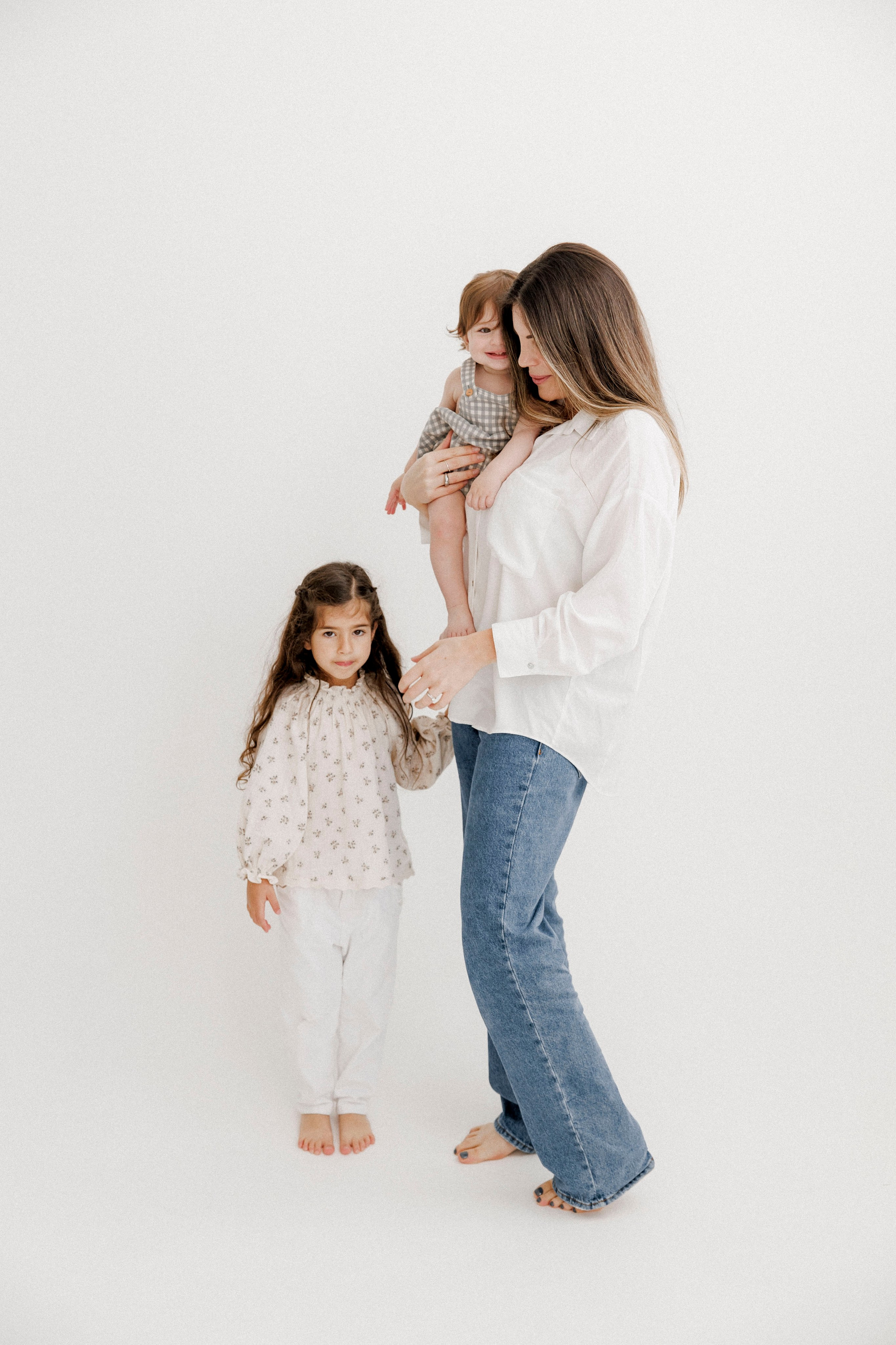 One year inside the White studio. Wedding and family photographer