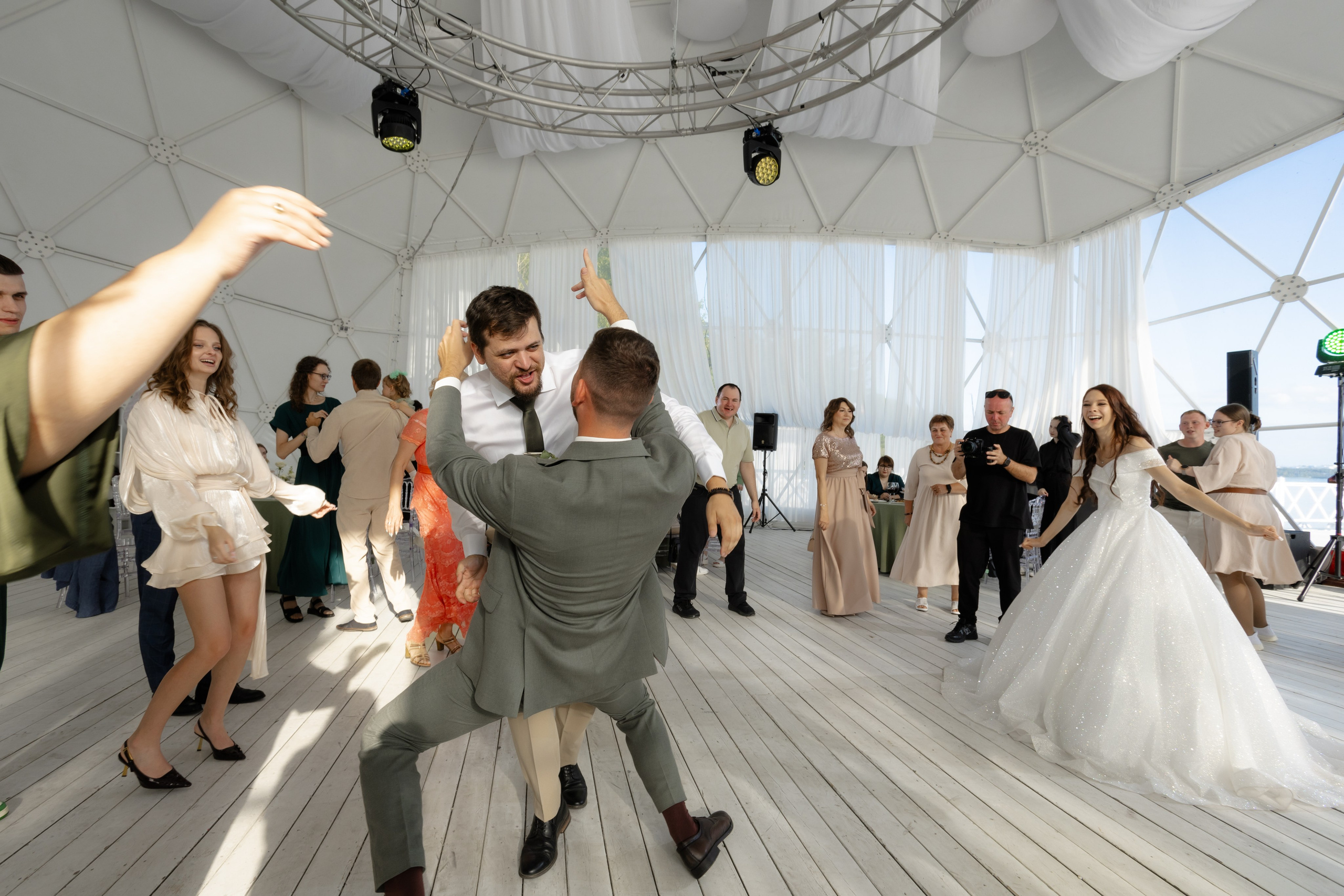 Саша и Алина. Главная