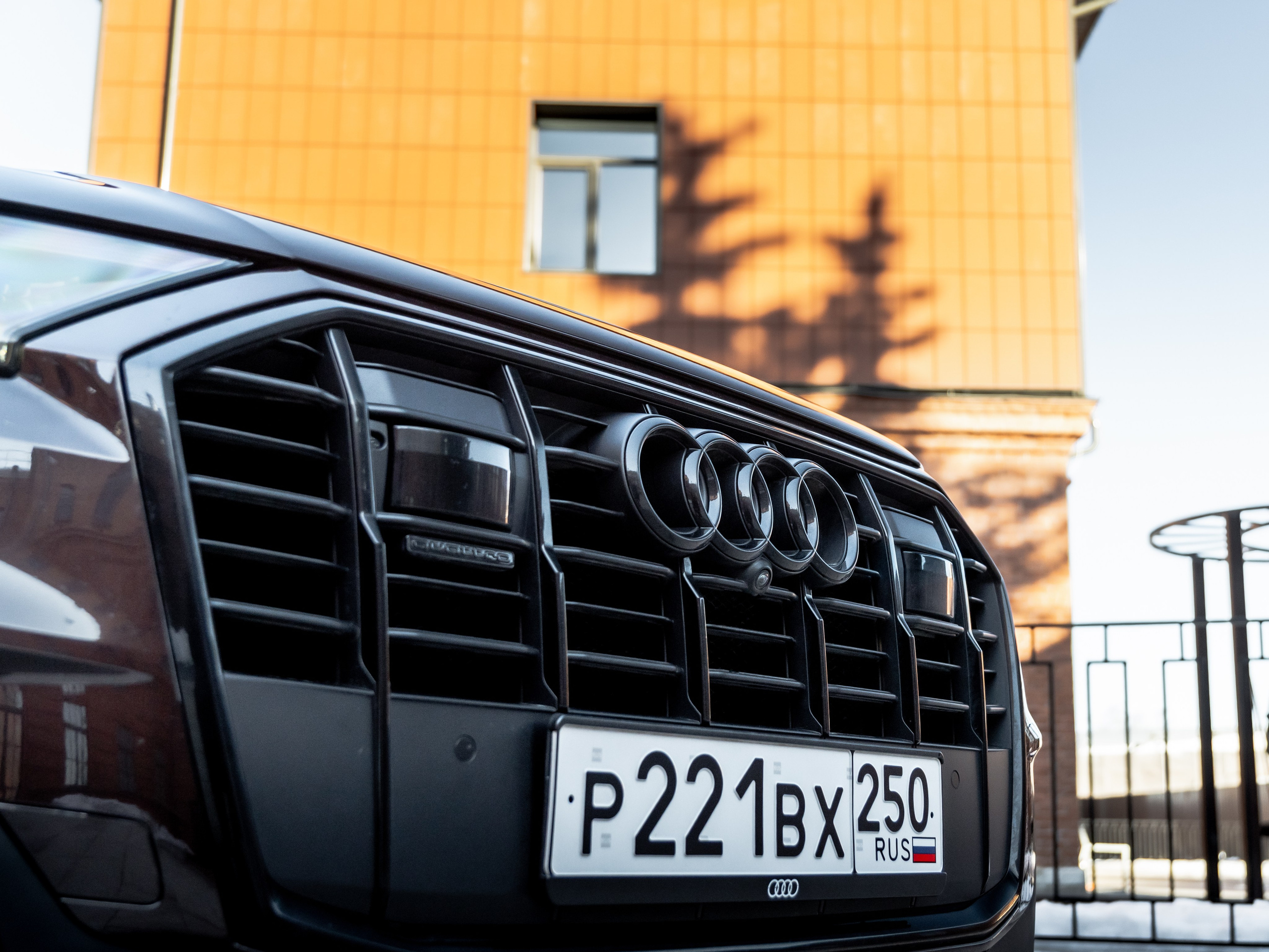 AUDI Q7. Opasnophoto