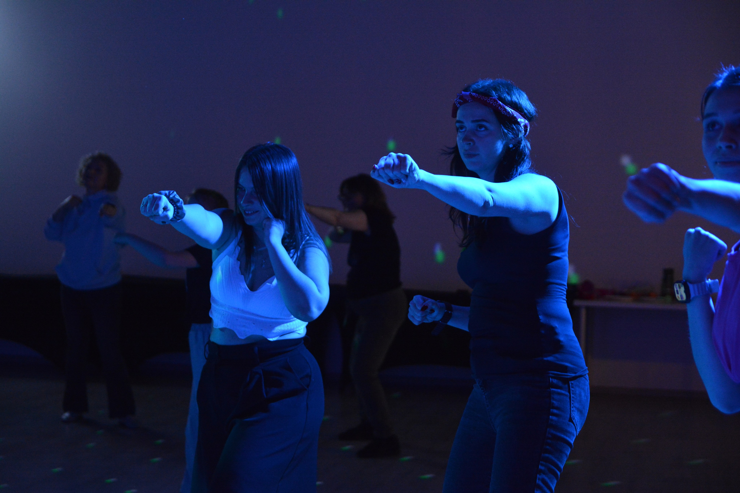 Just Dance. F/8 and be there — оказаться в нужном месте и поймать момент