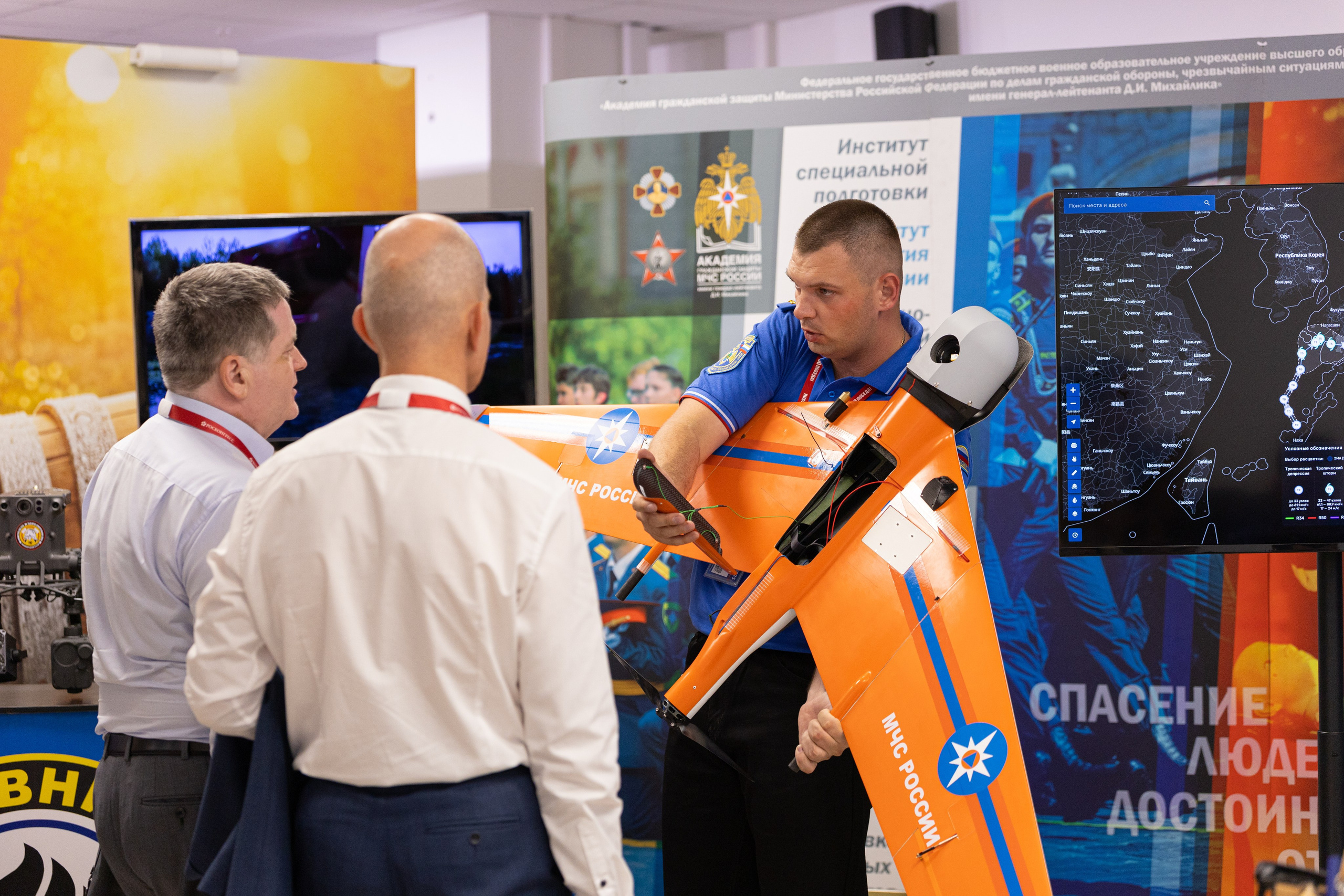 ВЭФ 2025. Олег Катакинов| Репортажный фотограф в городе у моря (Владивосток)