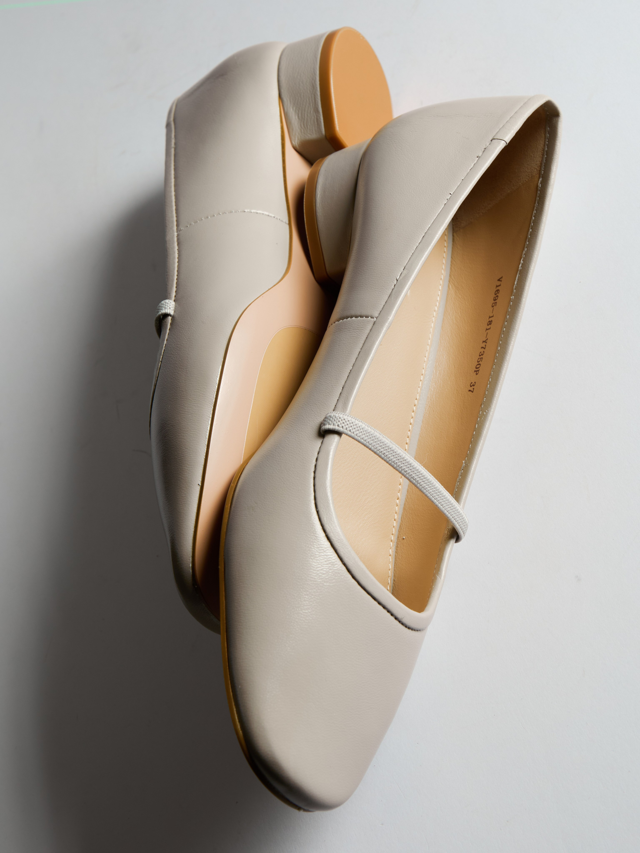 Предметный фотограф в Москве Евгений Шубин