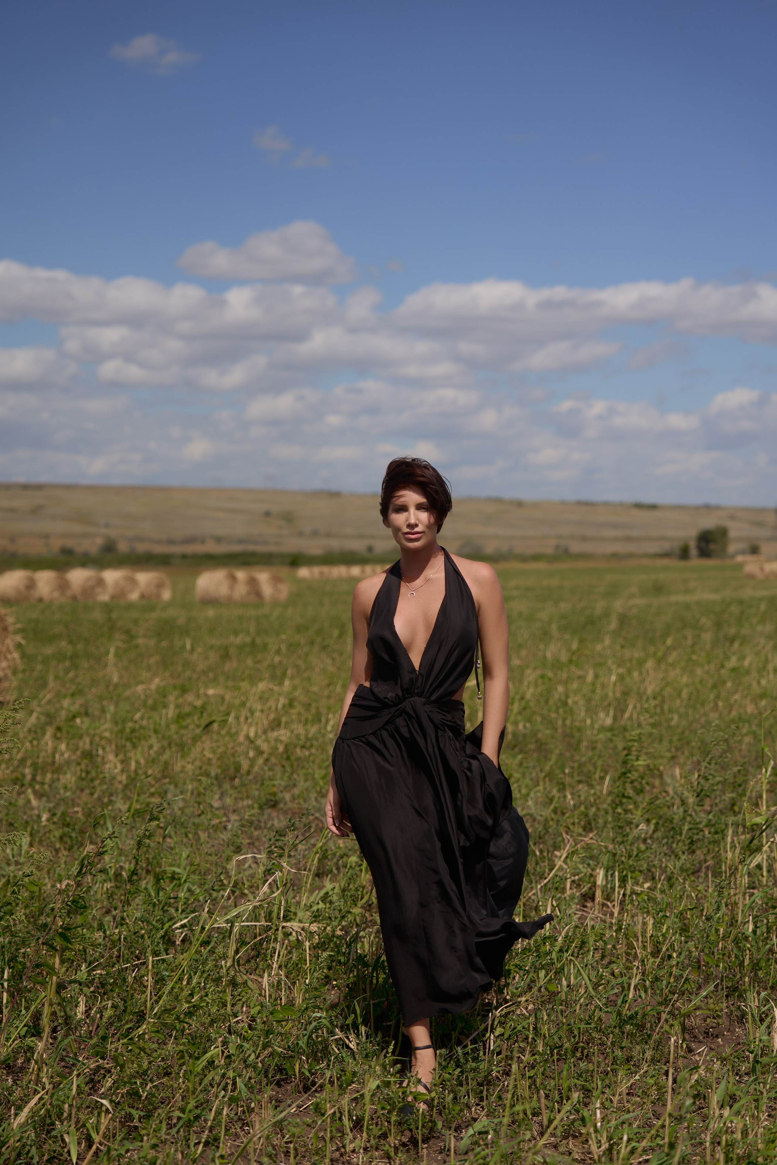 Фотосессия в поле со стогами сена. Свадебный и коммерческий фотограф |Саратов Москва|