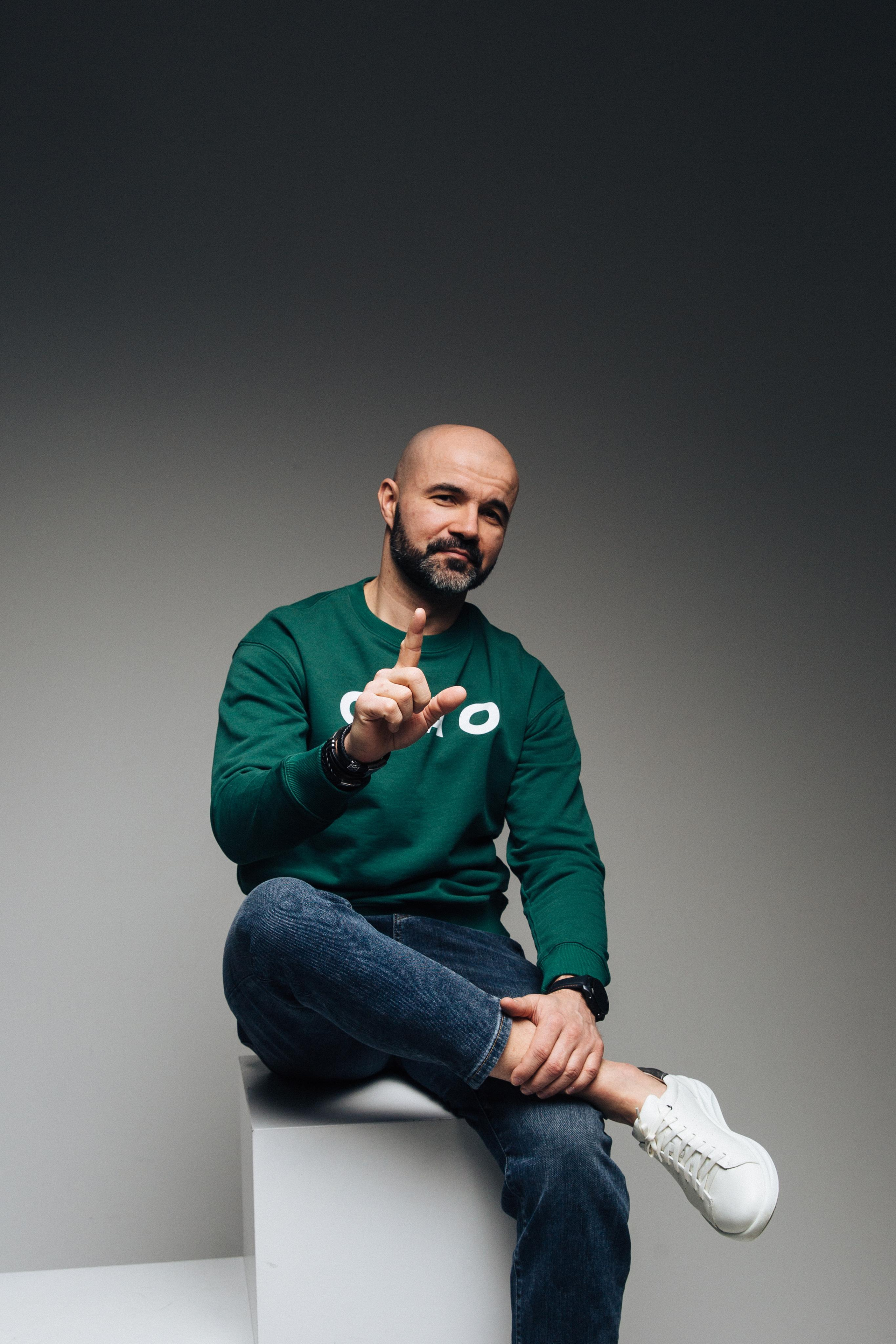 Бизнес портрет мужской и женский руководителя. КонТайм: профессиональная съемка для организаций