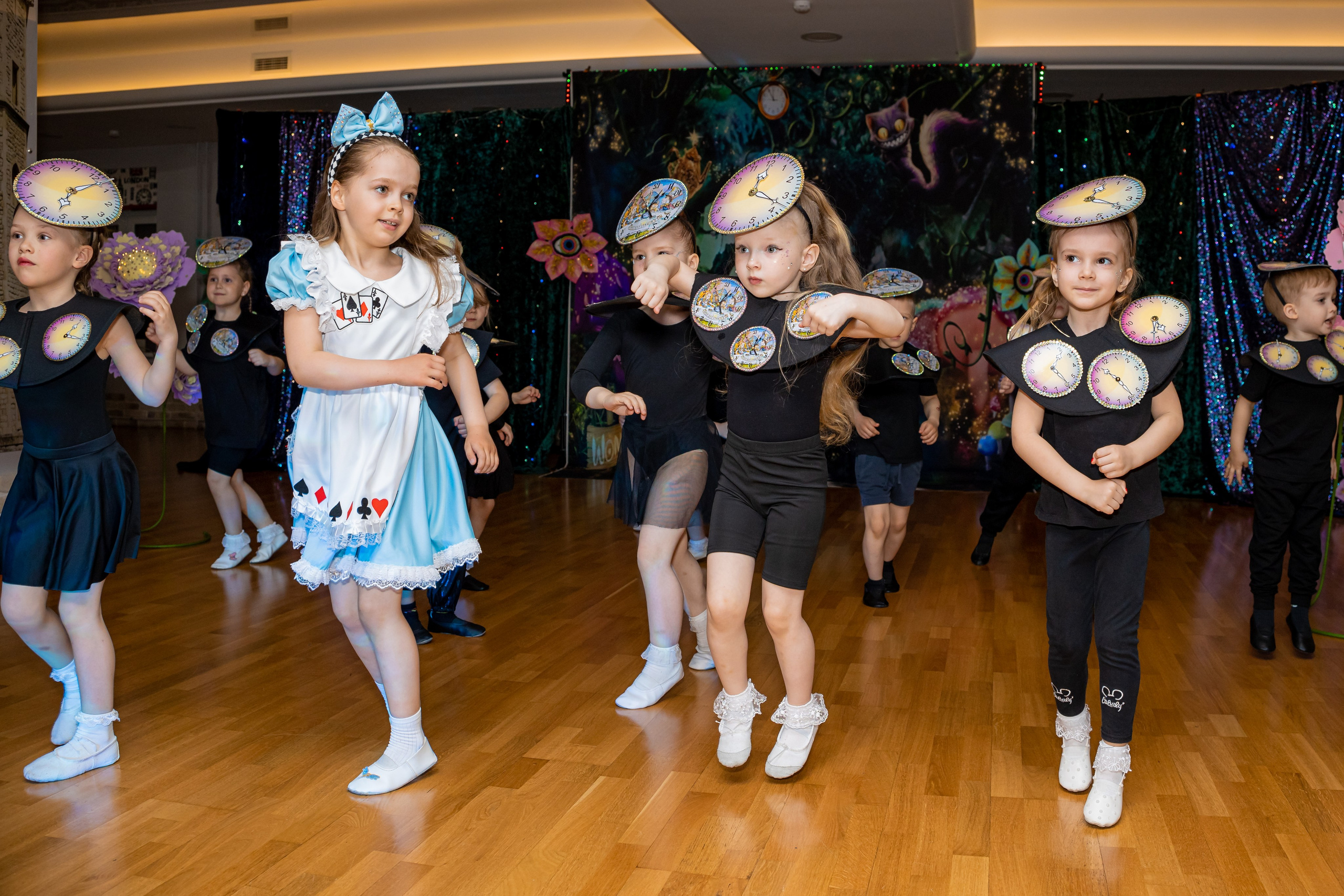 Фотосъемка детского выступления «Алиса в стране чудес». Ирина Носова - семейный и детский фотограф