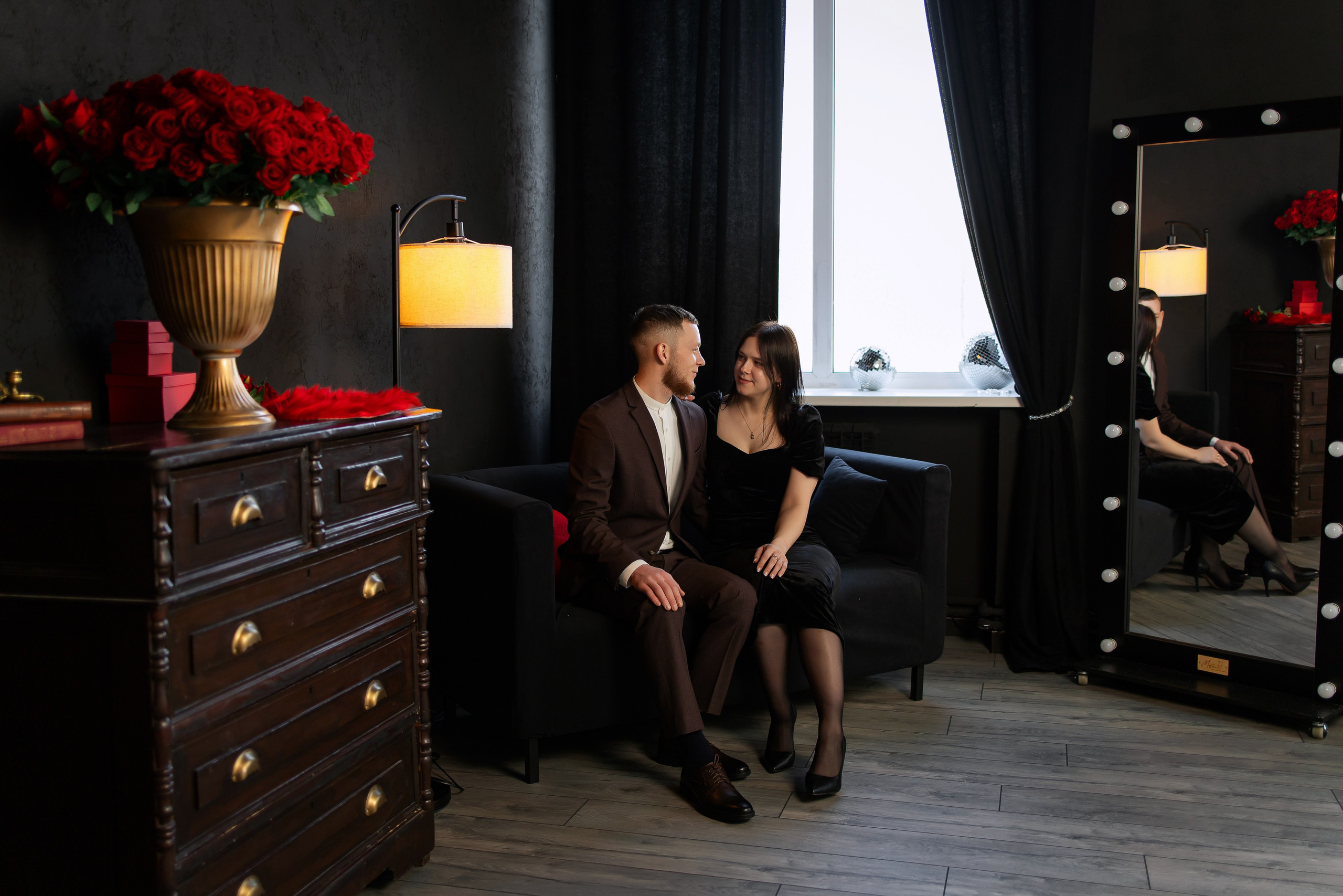 Ваши фотографии. Интерьерная фотостудия Background в Омске