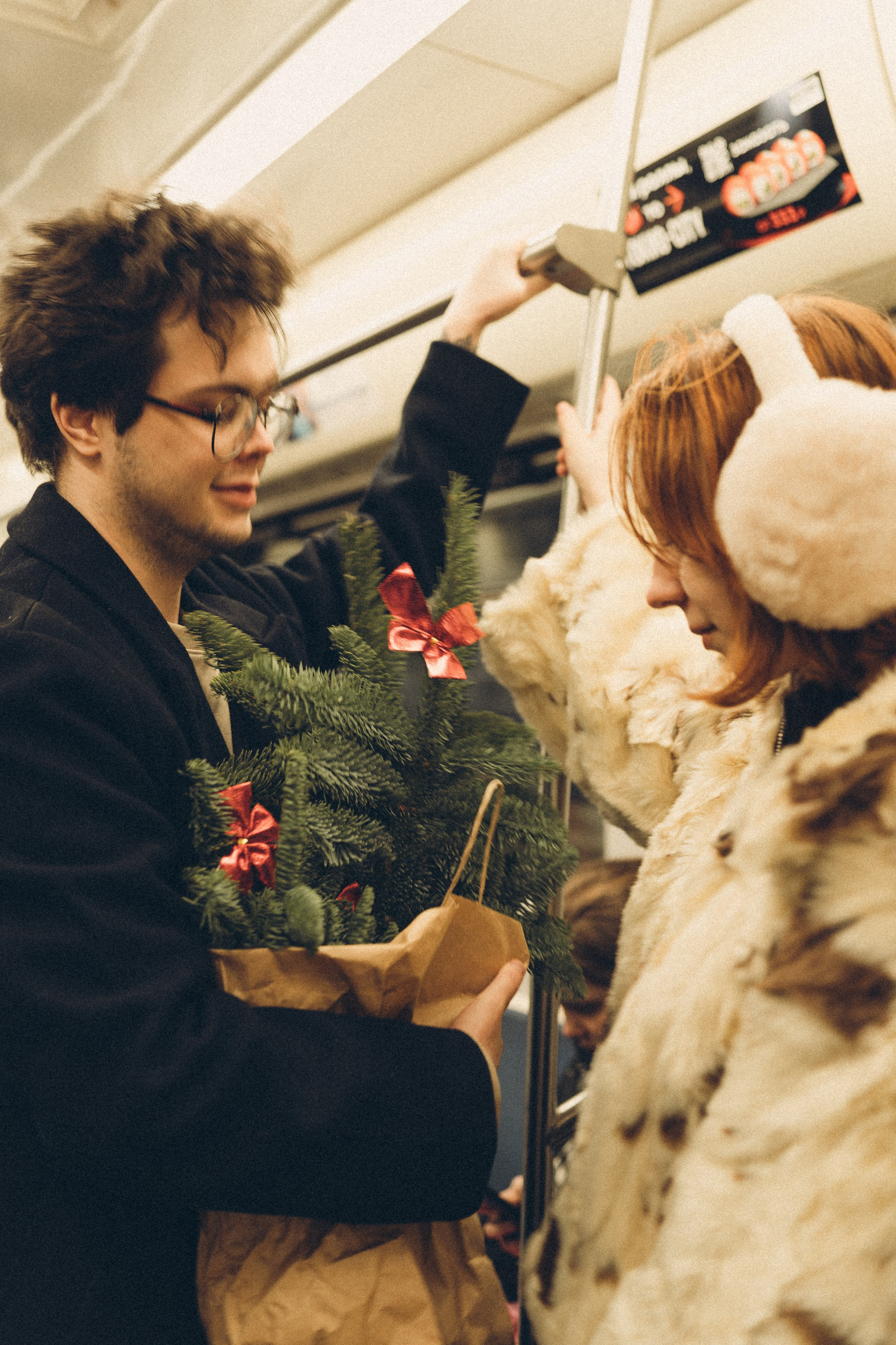 НОВОГОДНЯЯ ФОТОСЕСИИЯ ПАРЫ В МЕТРО ЛЮБОВЬ. Профессиональный фотограф, Санкт-Петербург — Виктория Богомолова