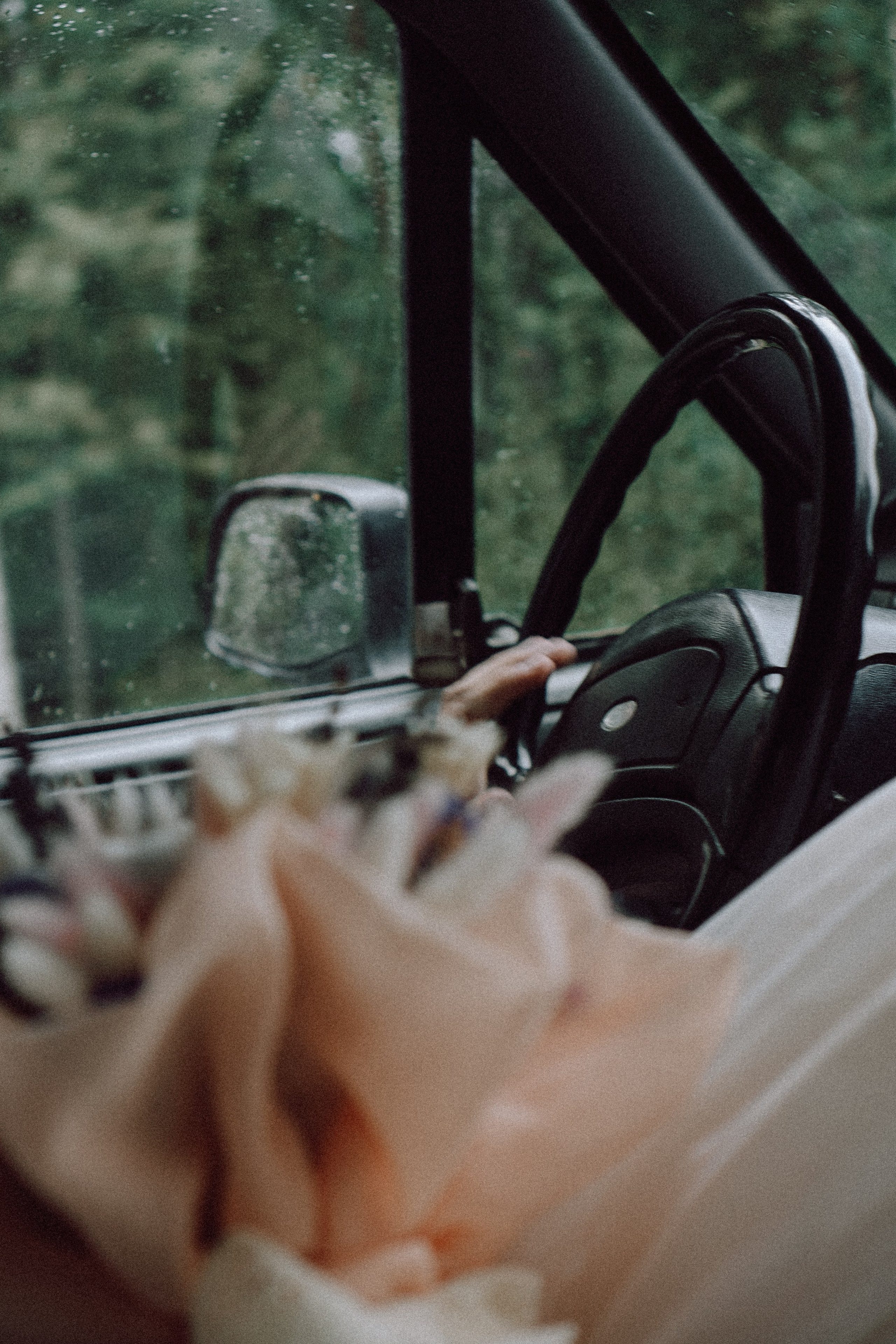 СВАДЕБНАЯ ФОТОСЕССИИЯ ПАРЫ В ГОРОДЕ ПРИОЗЕРСК В СОСНОВОМ ЛЕСУ И С ПИКАПОМ. Профессиональный фотограф, Санкт-Петербург — Виктория Богомолова