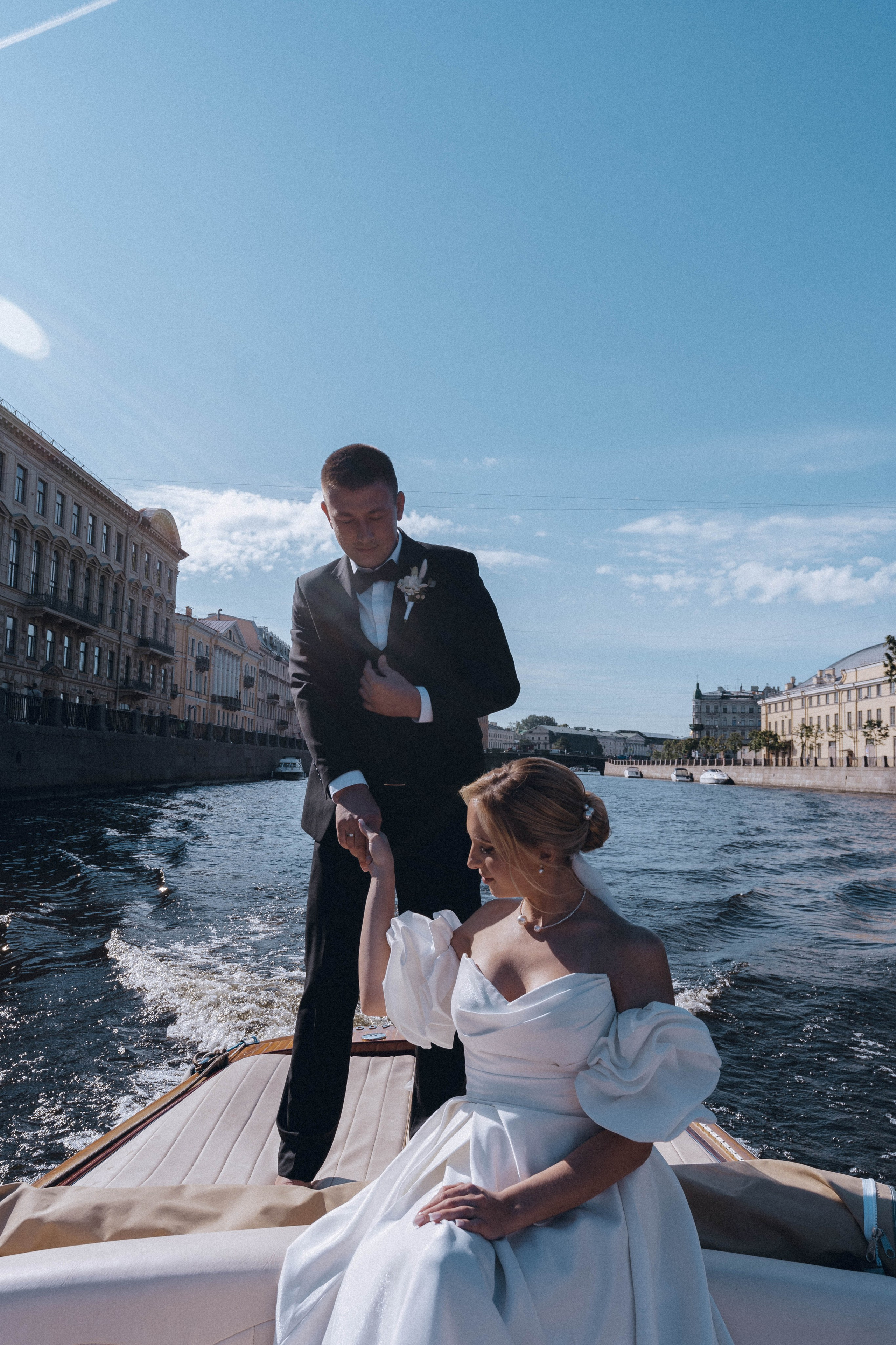 СВАДЕНБНАЯ СЬЕМКА НА КАТЕРЕ ПО КАНАЛАМ САНКТ-ПЕТЕРБУРГА И В АКВАТОРИИ НЕВЫ. Профессиональный фотограф, Санкт-Петербург — Виктория Богомолова