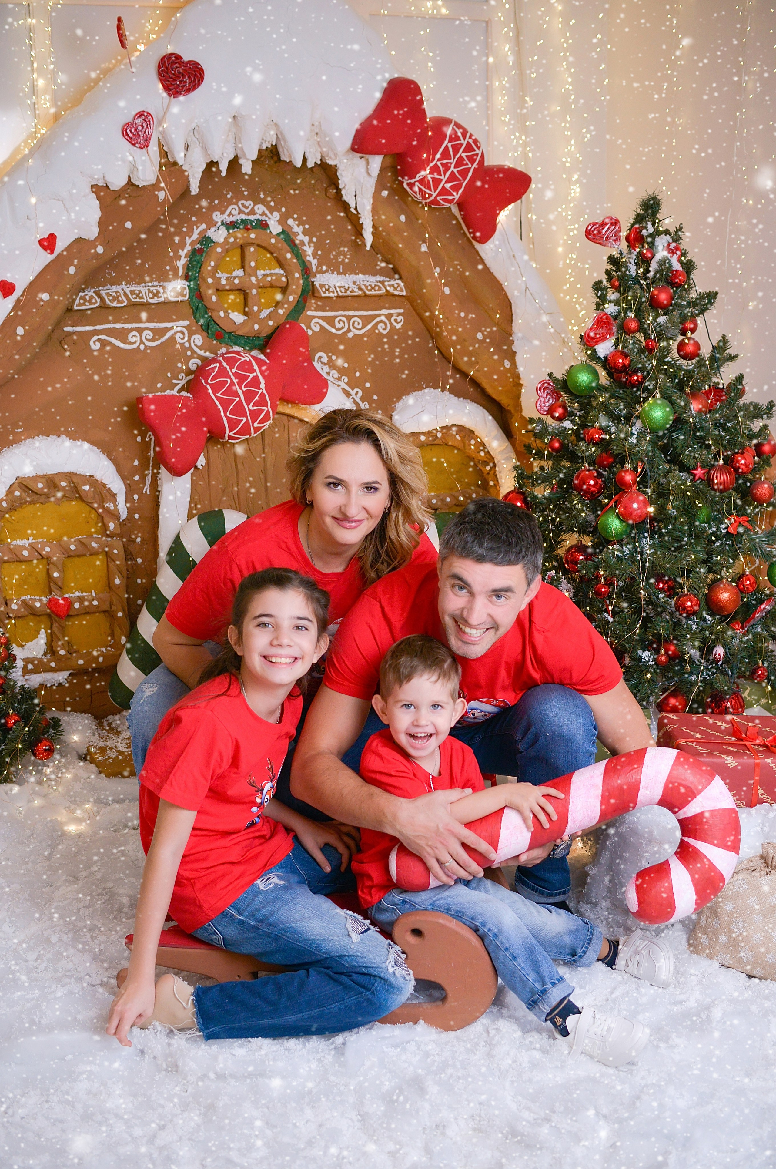 Новогодняя семейная фотосессия в Краснодаре 2023-2024. Фотограф новорожденных Краснодар Малышенко Надежда
