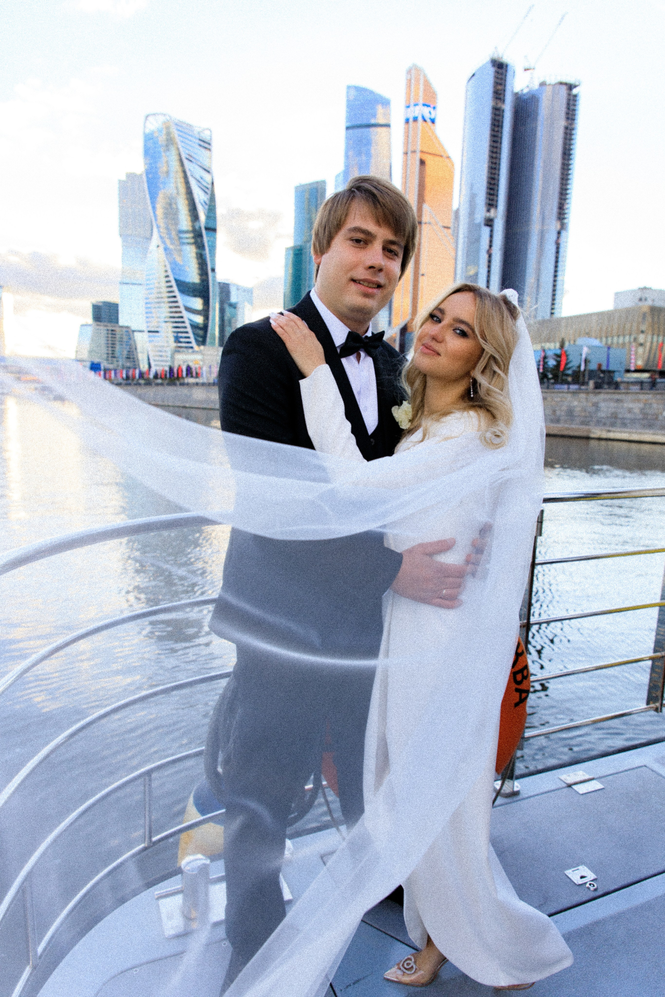 Церемония на катере. Свадебный фотограф Москва