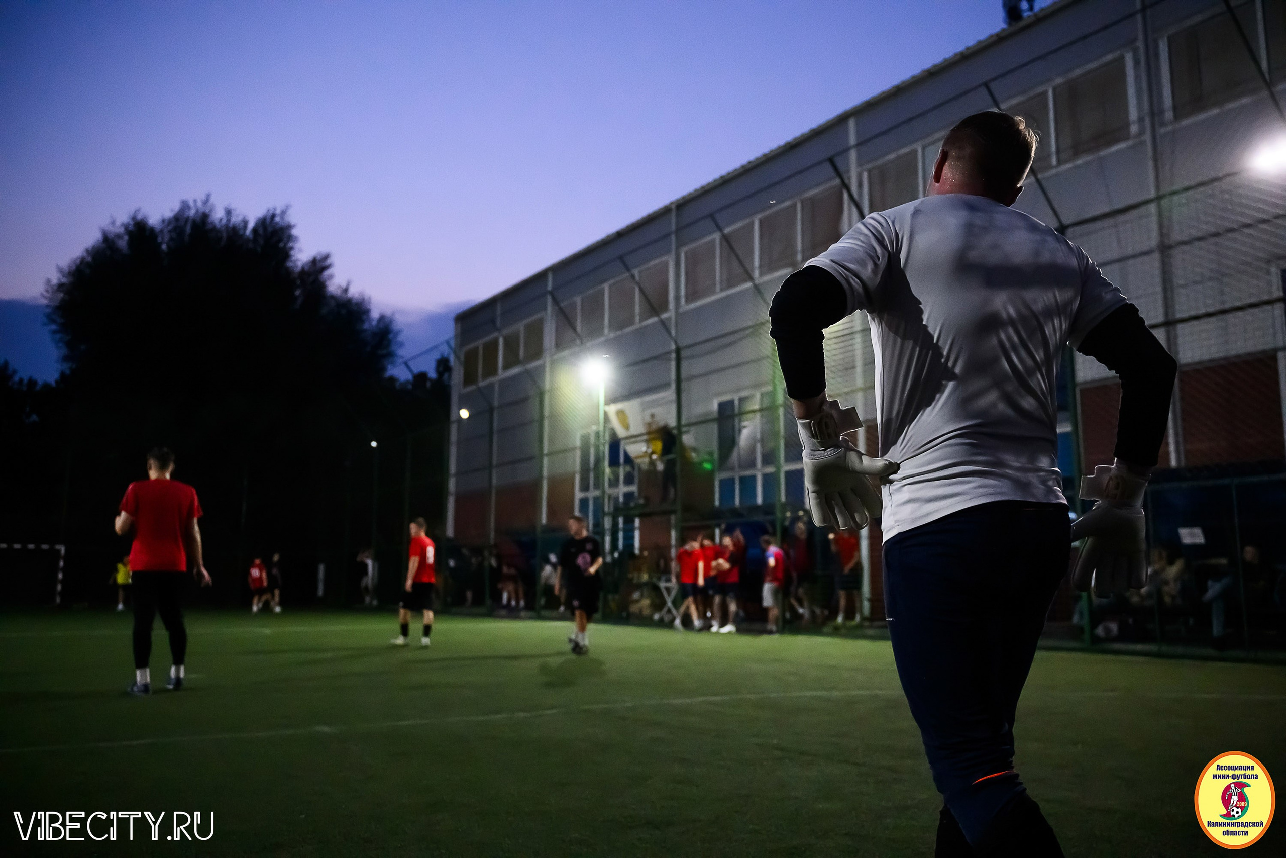 ФИНАЛЬНЫЕ ИГРЫ КУБКА МИНИ-ФУТБОЛЬНОЙ ЛИГИ И КУБКА КОРПОРАТИВНОЙ МФЛ 2025. VIBECITY.RU Вайб Сити Ру Фоторепортажи Фотоотчеты Калининград