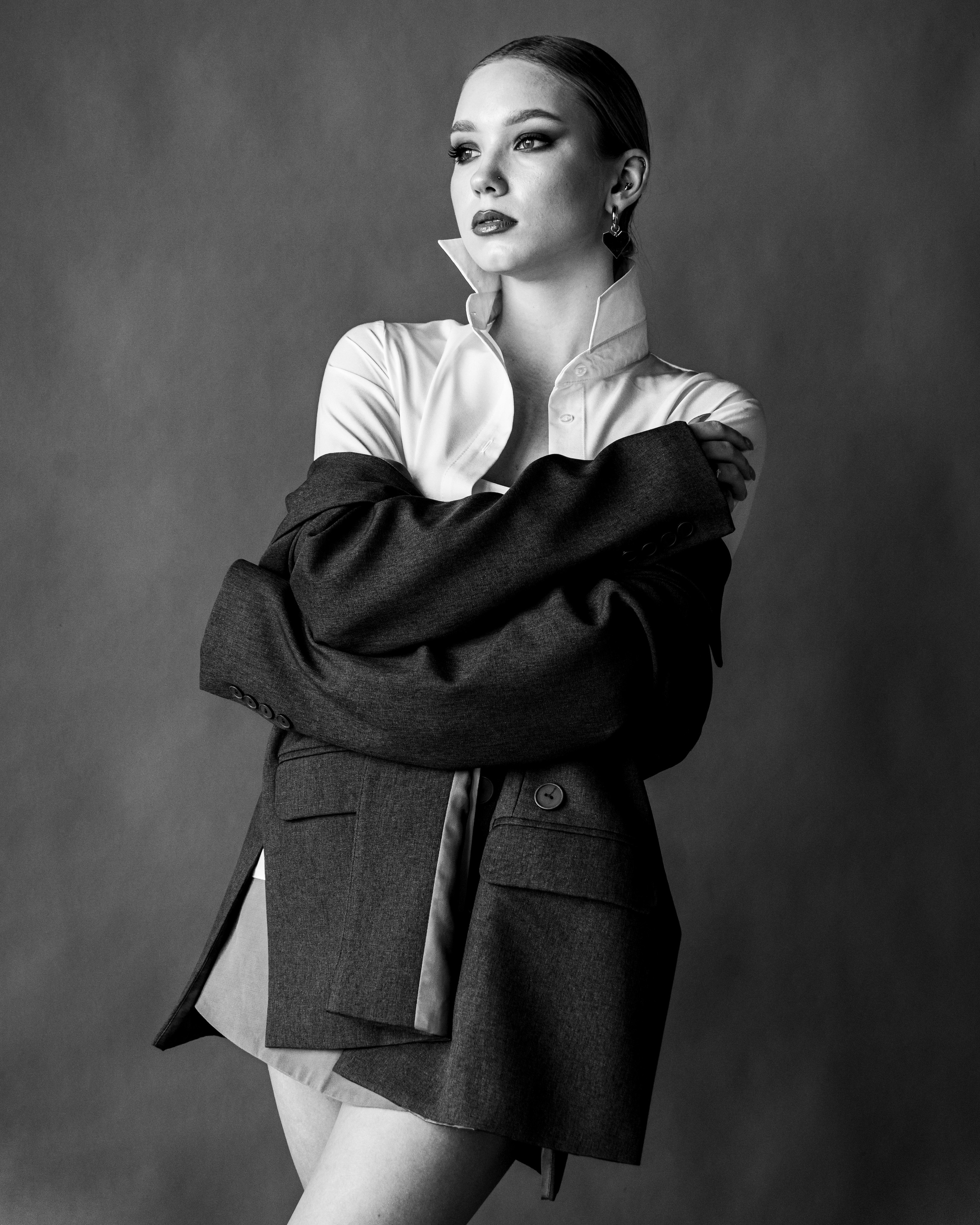 Нежный женский портрет с мягким рассеянным светом — эмоциональная фотография