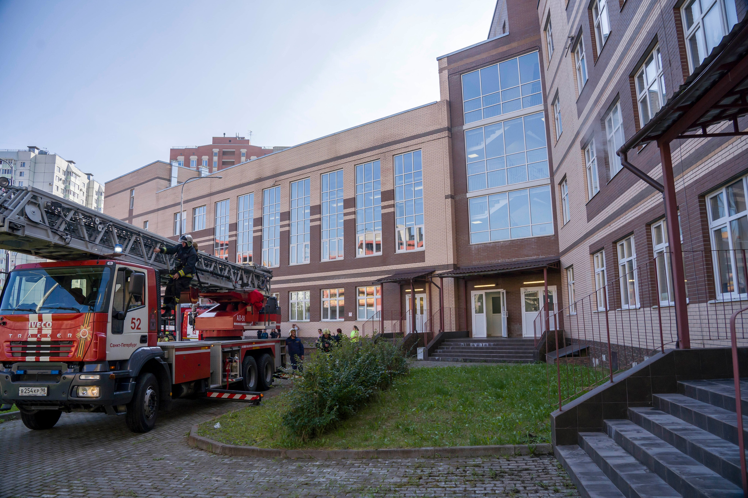 МЧС тренировка эвакуации в школе. Фотограф в Санкт-Петербурге. Репортажная и все съёмки для бизнеса