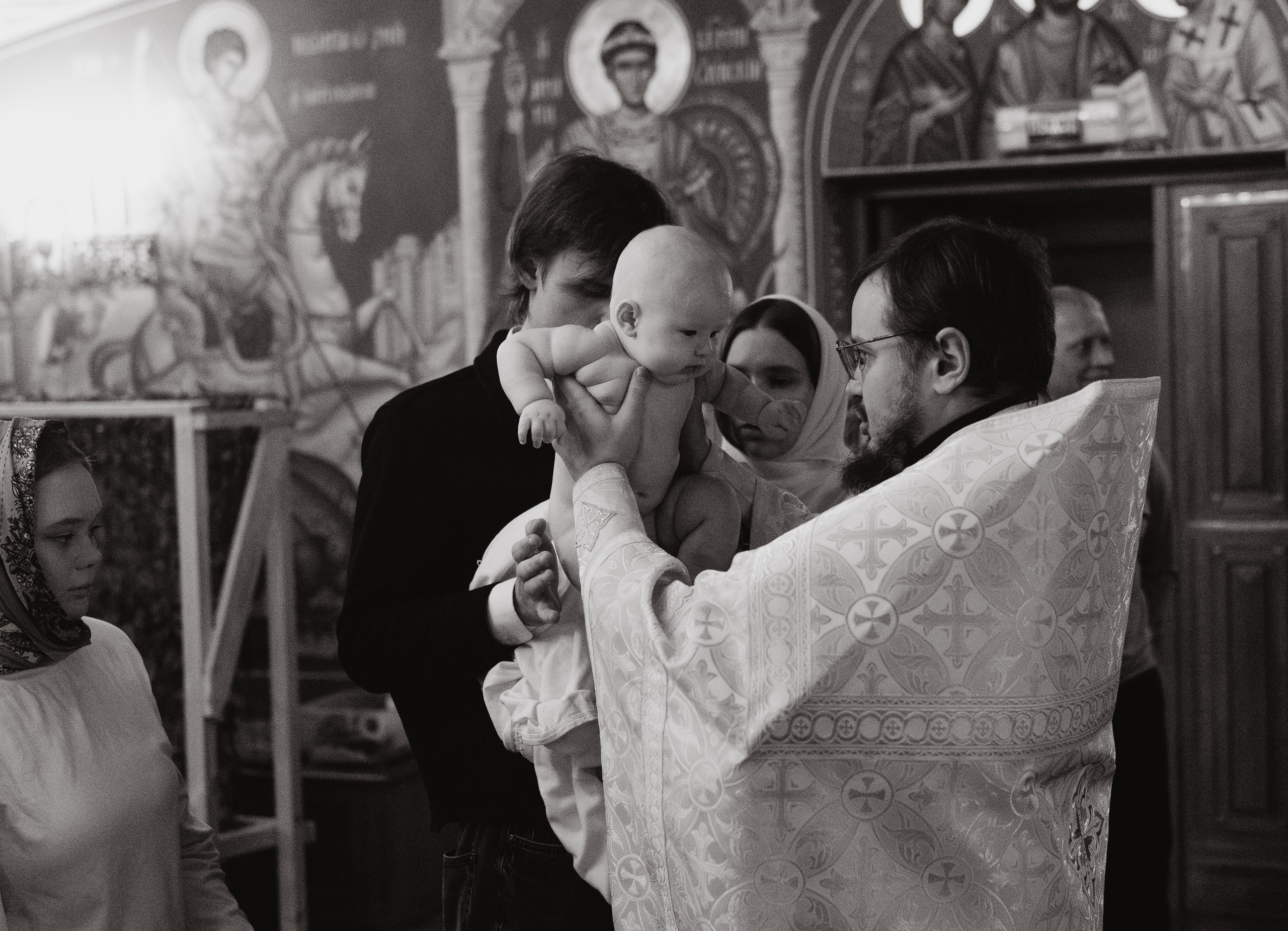 Таинство Крещения в Храм Иверской Божией матери Мичуринский проспект 68. Семейный, ньюборн фотограф, фотограф на роды в Москве, Виктория Тюльдюкова