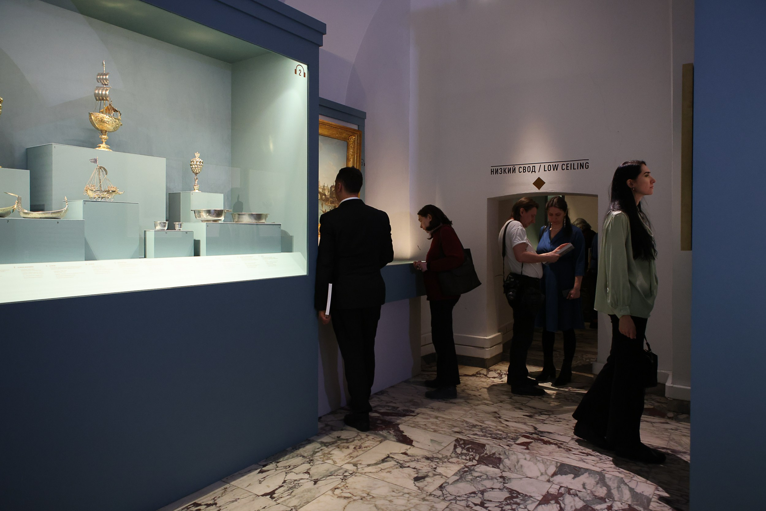 Кремль. Любители родной истории. Репортажный, архитектурный, театральный и файн-арт фотограф Лена Мельникова в Москве