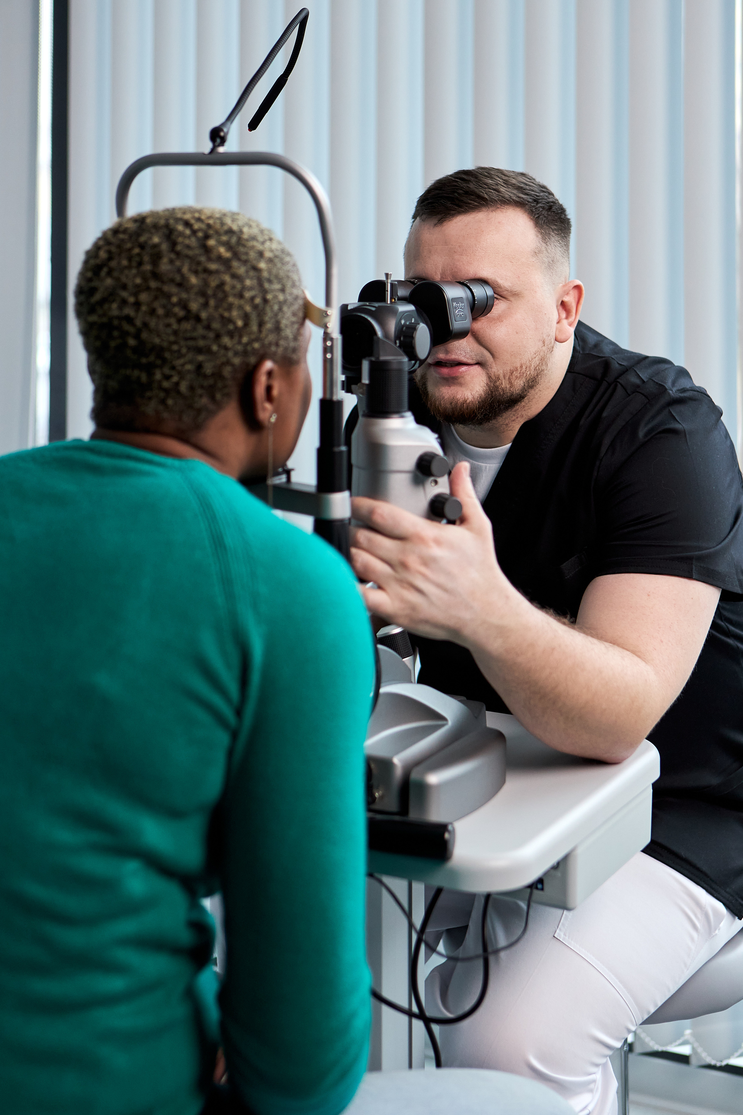 Глазной хирург. Фотограф Мария Лазакович — Минск