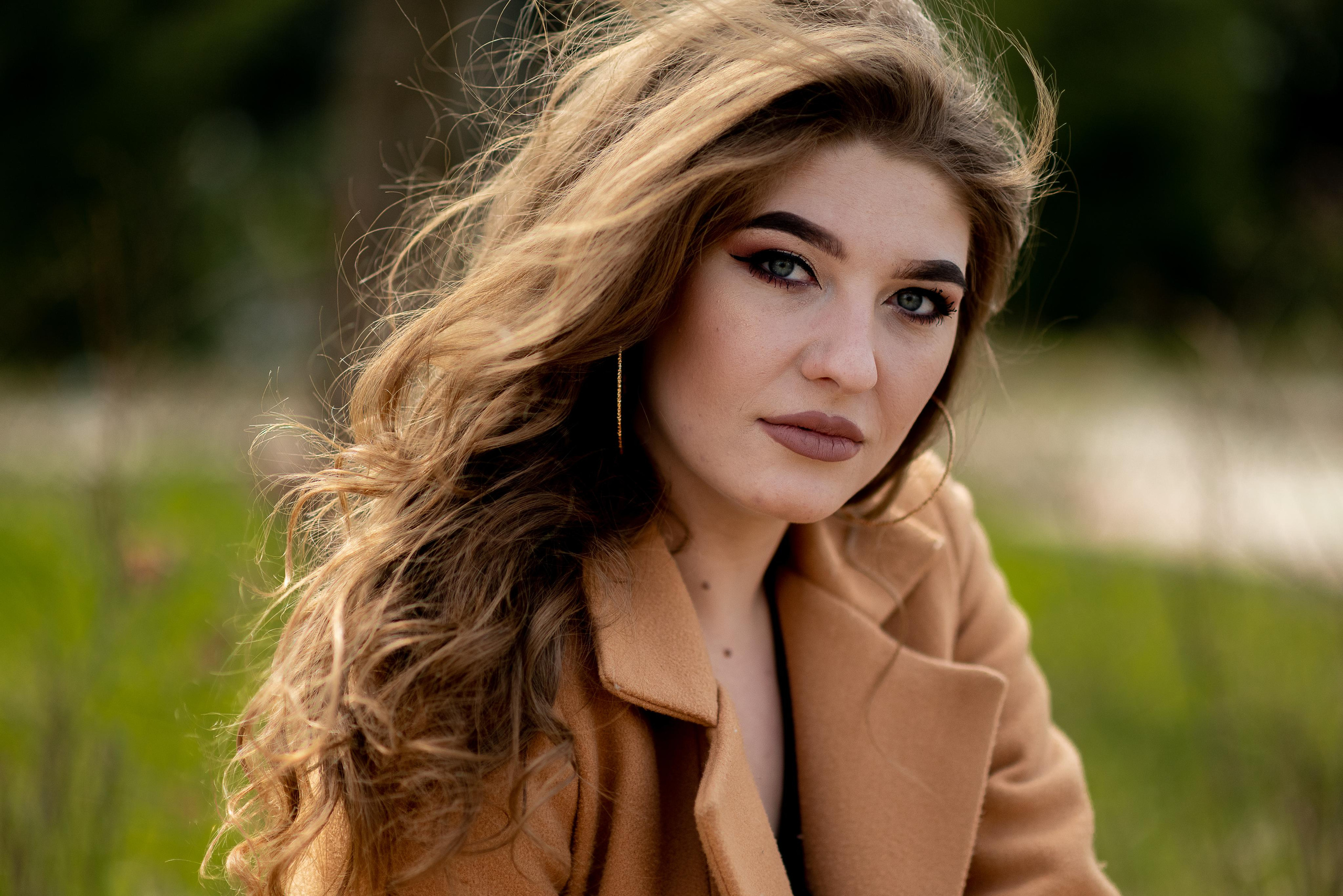 Фотосессия Алины в парке. Видеосьемка, фотосьемка свадеб, юбилеев, утренников в Краснодарском кр