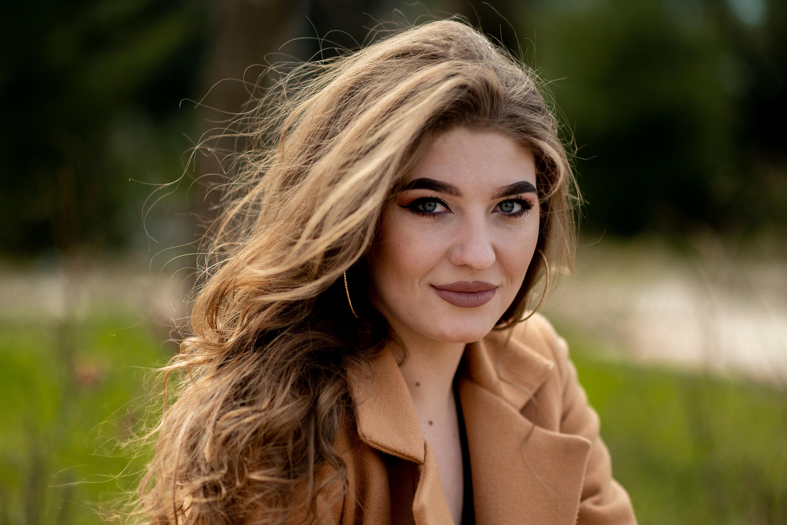 Фотосессия Алины в парке. Видеосьемка, фотосьемка свадеб, юбилеев, утренников в Краснодарском кр