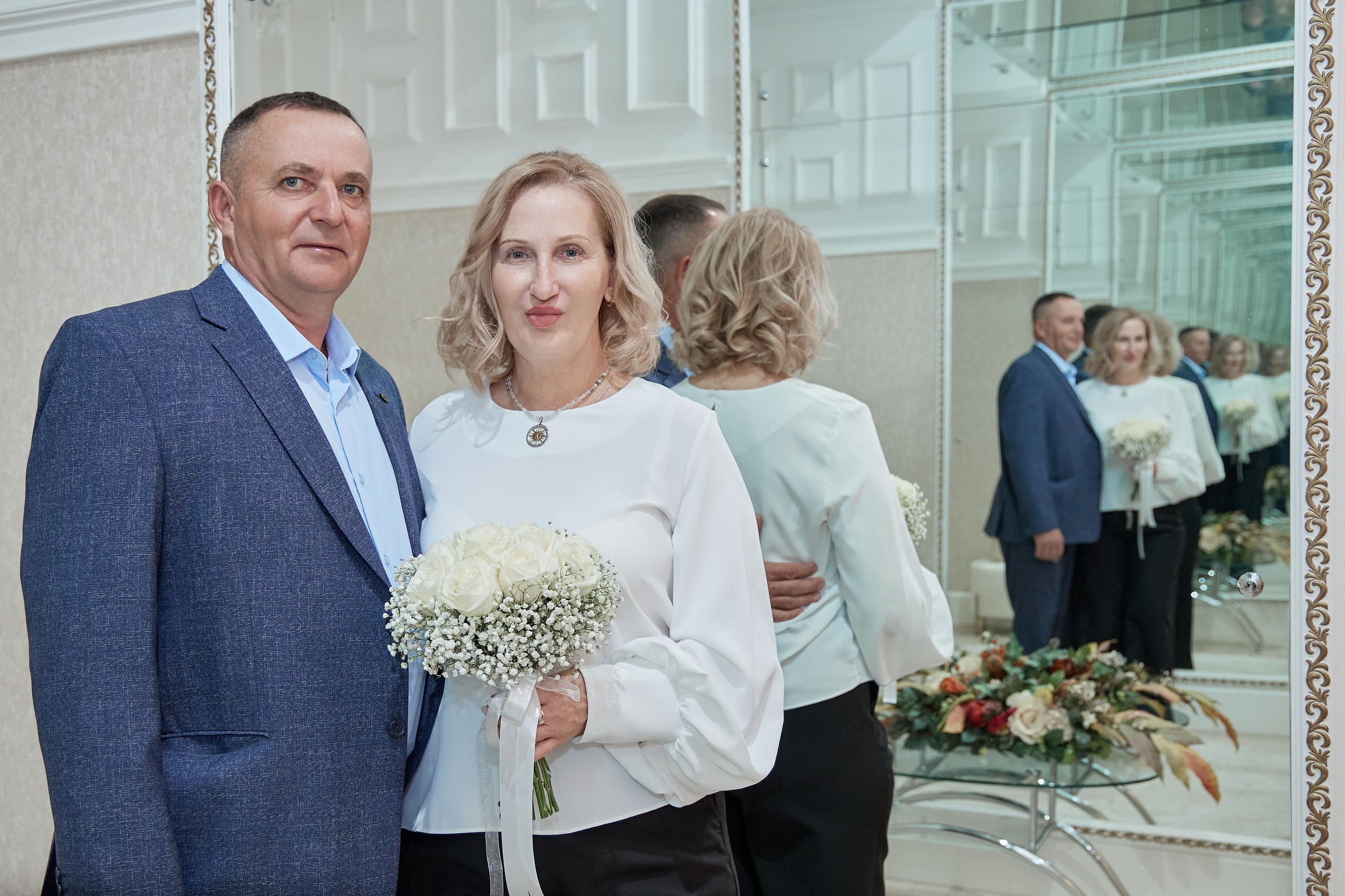 Фотосъемка в ЗАГСе, прогулка молодых, банкет