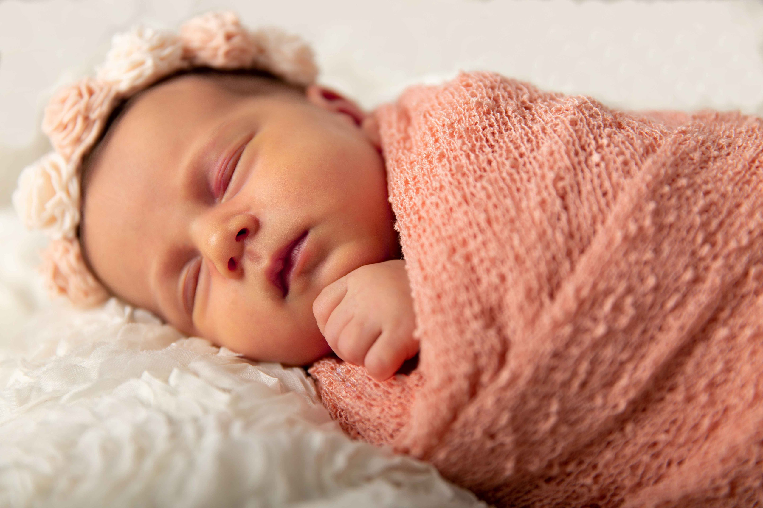 Новорожденные и младенцы. Фотостудия Алматы. Фотосъемка Алматы. Фотосессия Алматы. Фотокурсы. Обучение фотографии. Аренда студии