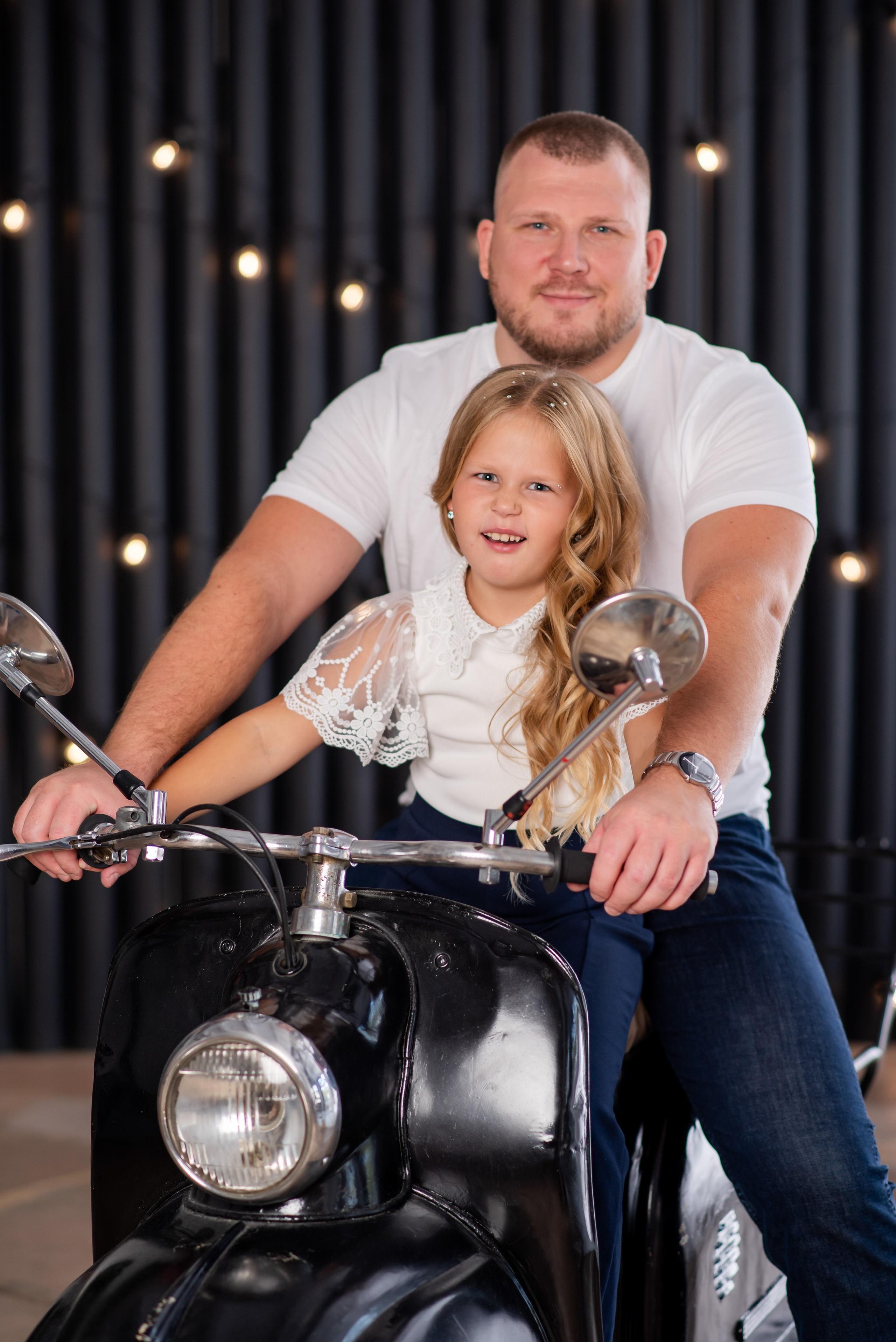 Александра. Выпускные альбомы в Севастополе, Крыму и Екатеринбурге