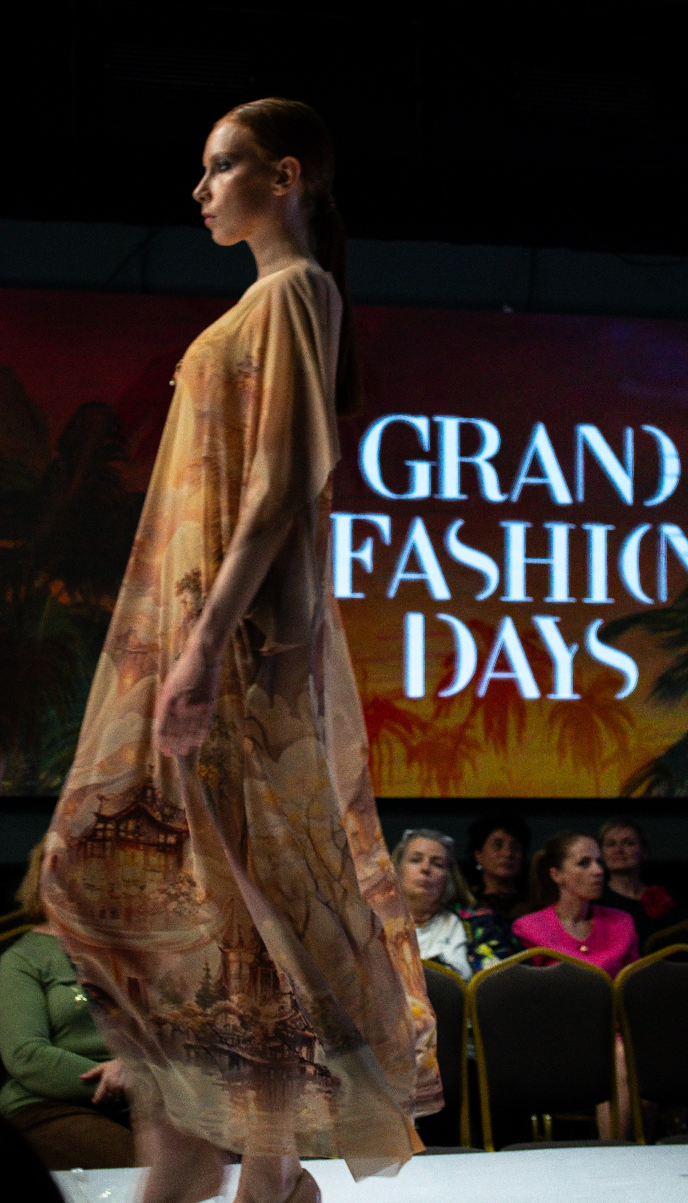 Grand Fashion Day Показ. Victoria Radjevna Репортажный Фотограф — Видеограф Москва • Санкт-Петербург