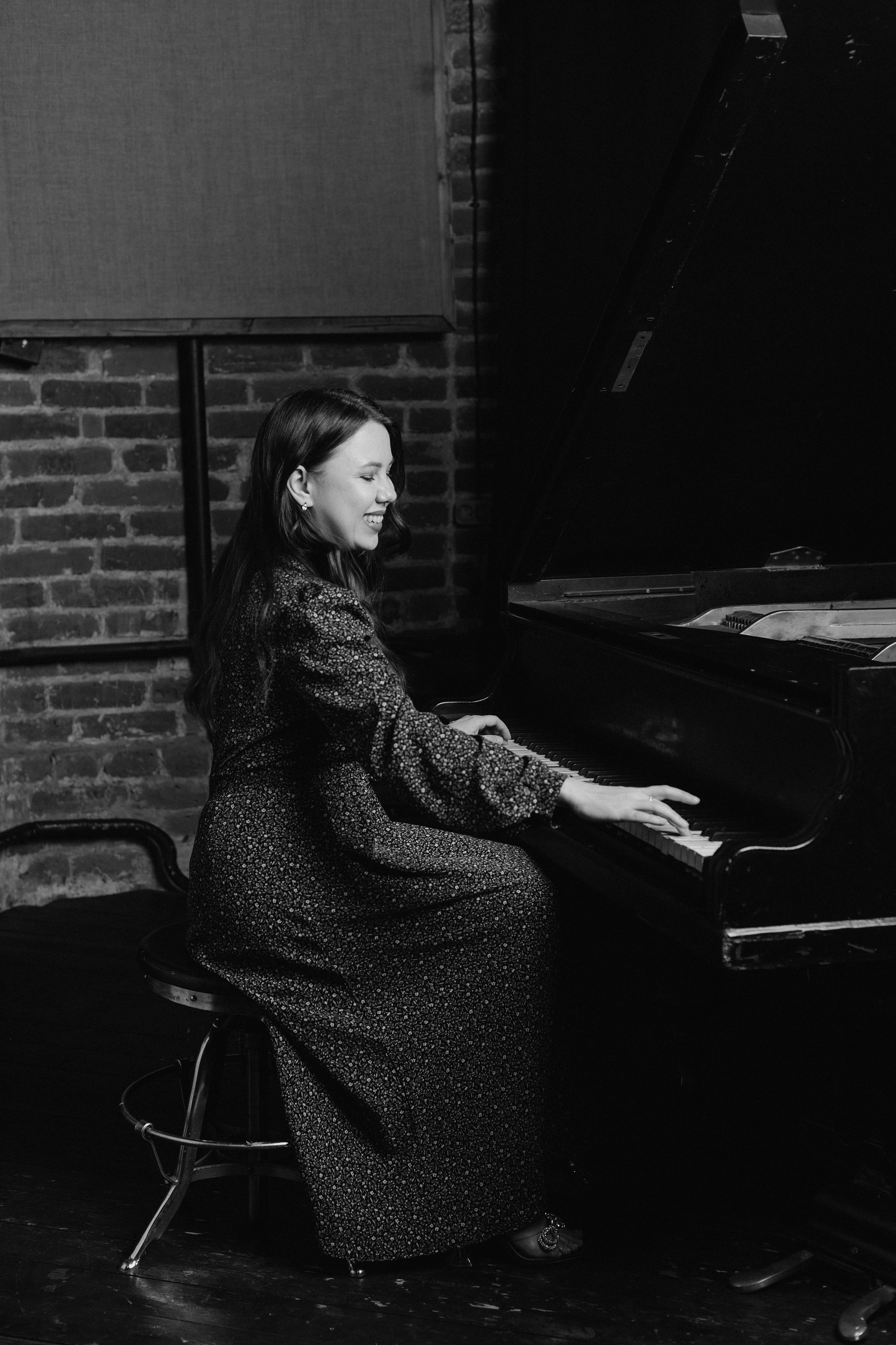 Женская фотосессия и Сьемка с роялем. Свадебный и семейный фотограф в Москве Анастасия. Помогу вам быть собой и создам теплые, живые фотографии. Семейный фотограф в Дмитрове
