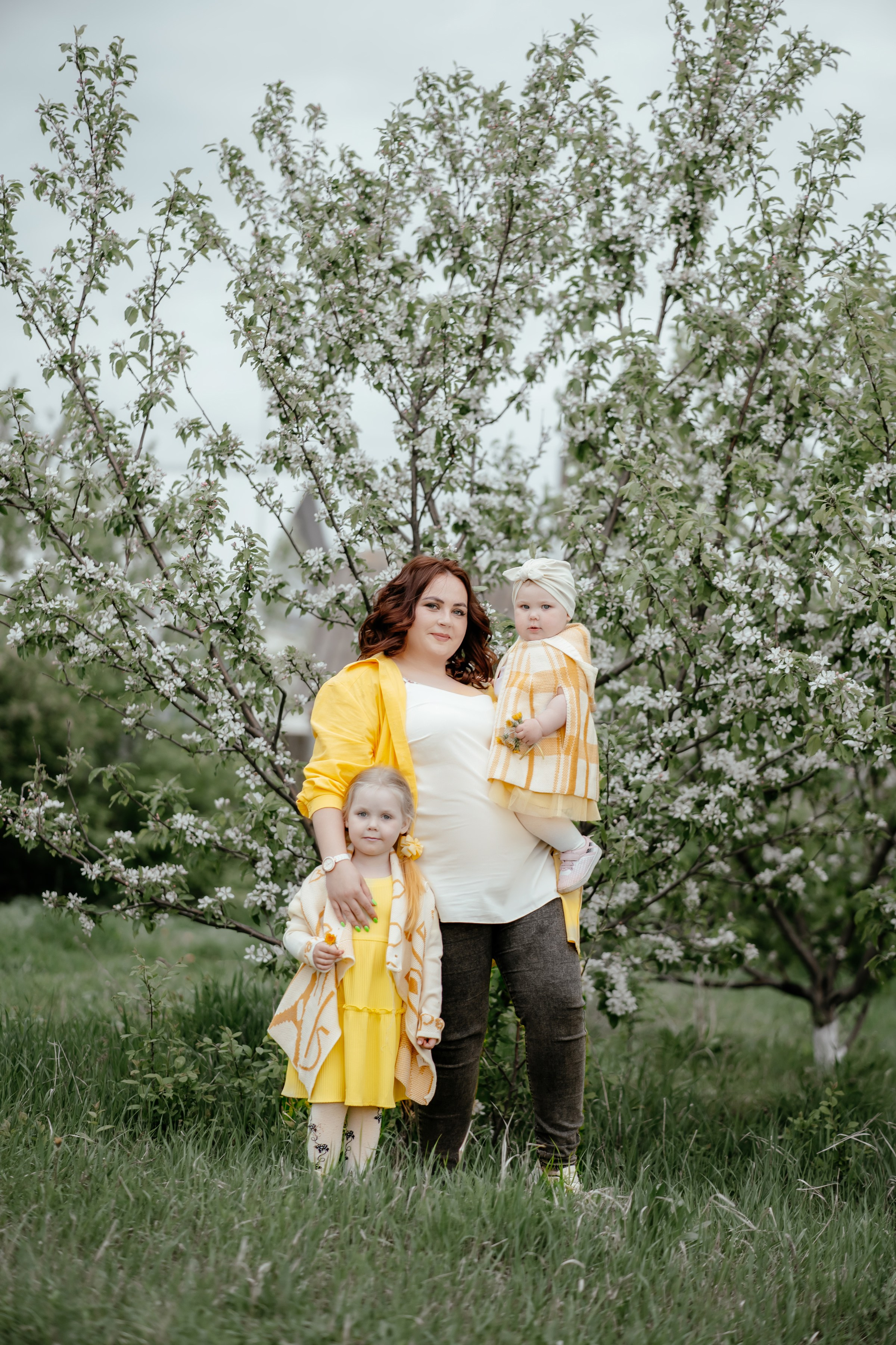 Весенняя, цветущий яблоневый сад. Ольга Плаксина фотограф в Саратове