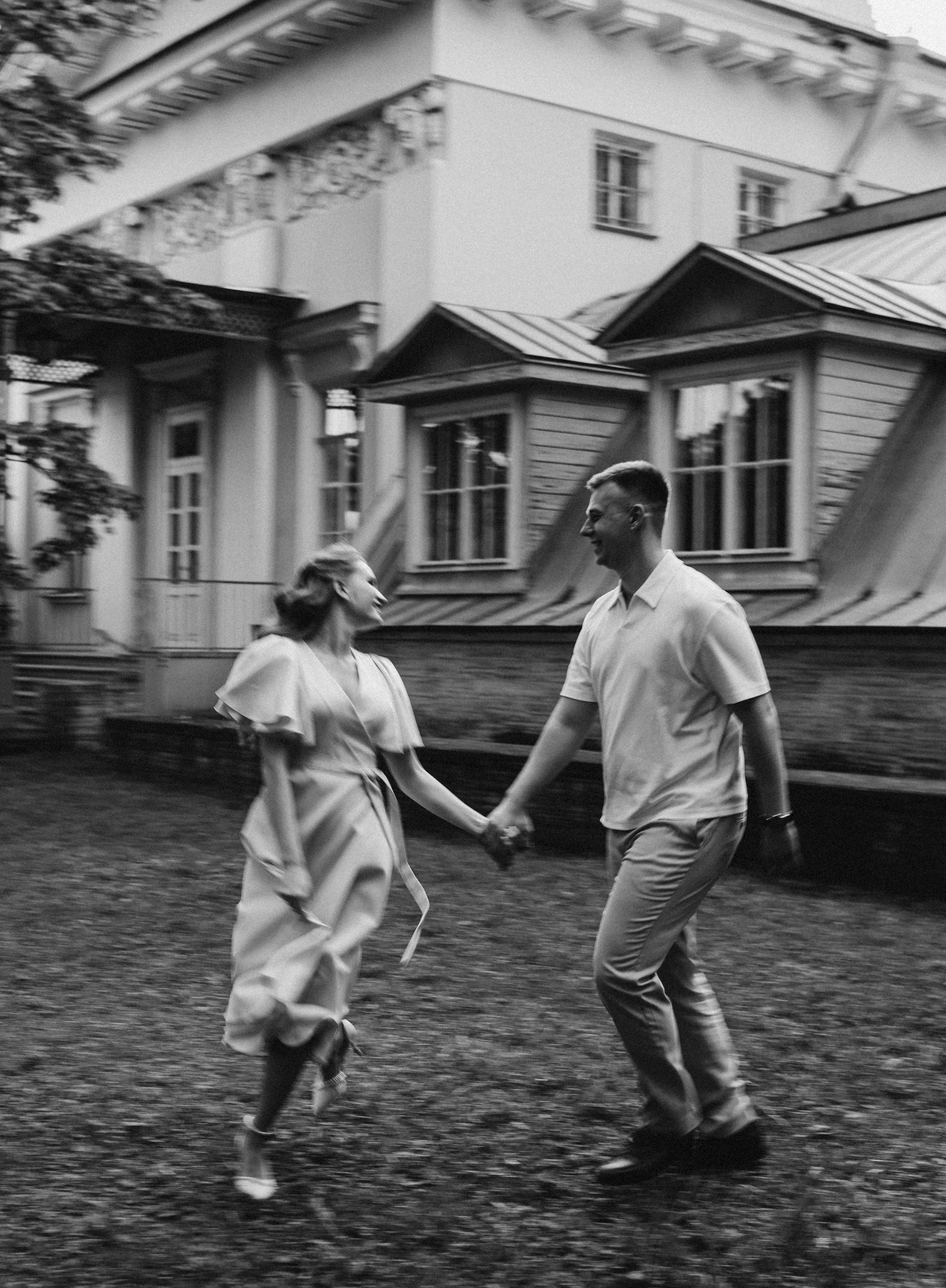 Парная фотосессия в Санкт-Петербурге. Фотосессия лавстори СПб. Федосова Елизавета - свадебный фотограф СПб. Фотосессия в Питере в парке. Елагин остров. ЦПКио имени Кирова.